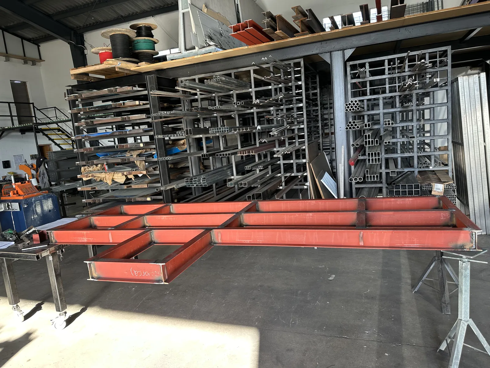 Bancada para escáner de seguridad en el aeropuerto de Menorca - imagen 16