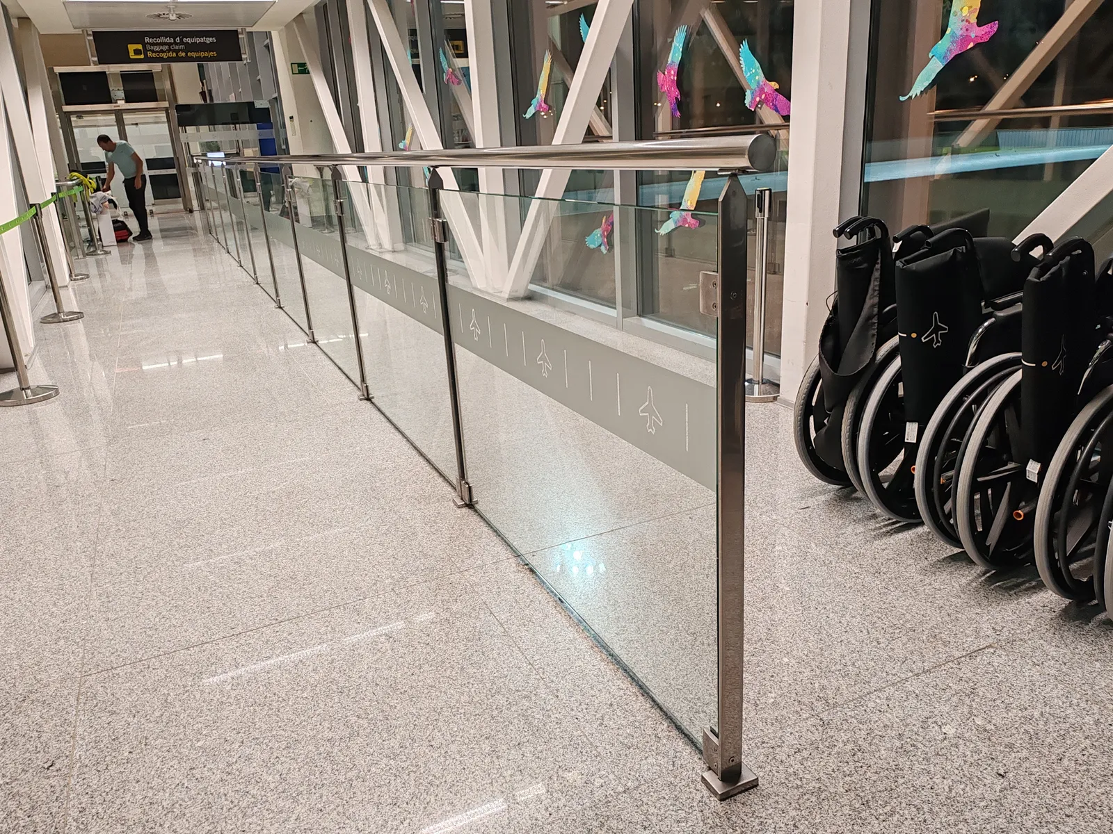 Barandilla de Acero Inoxidable y Vidrio Templado en el Aeropuerto de Maó - imagen 8