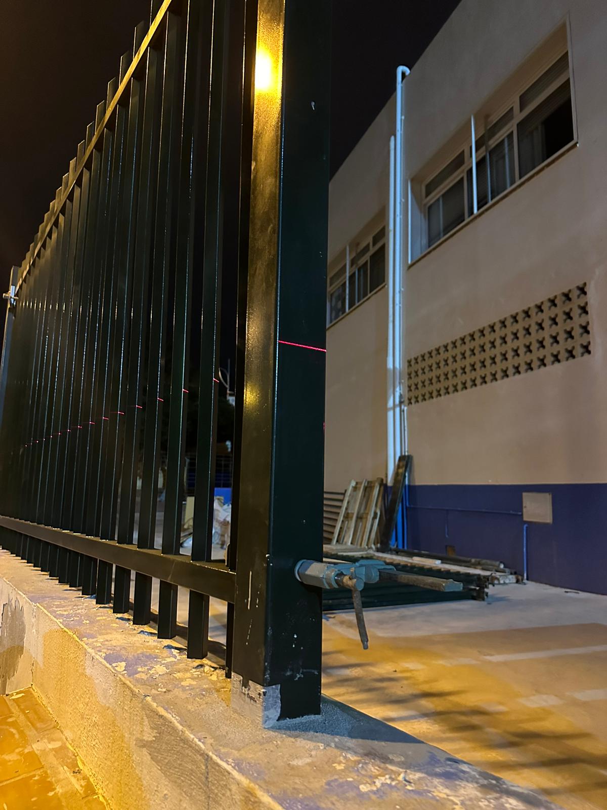 Barandilla Para Ceip Antoni Juan Alemany - imagen 2