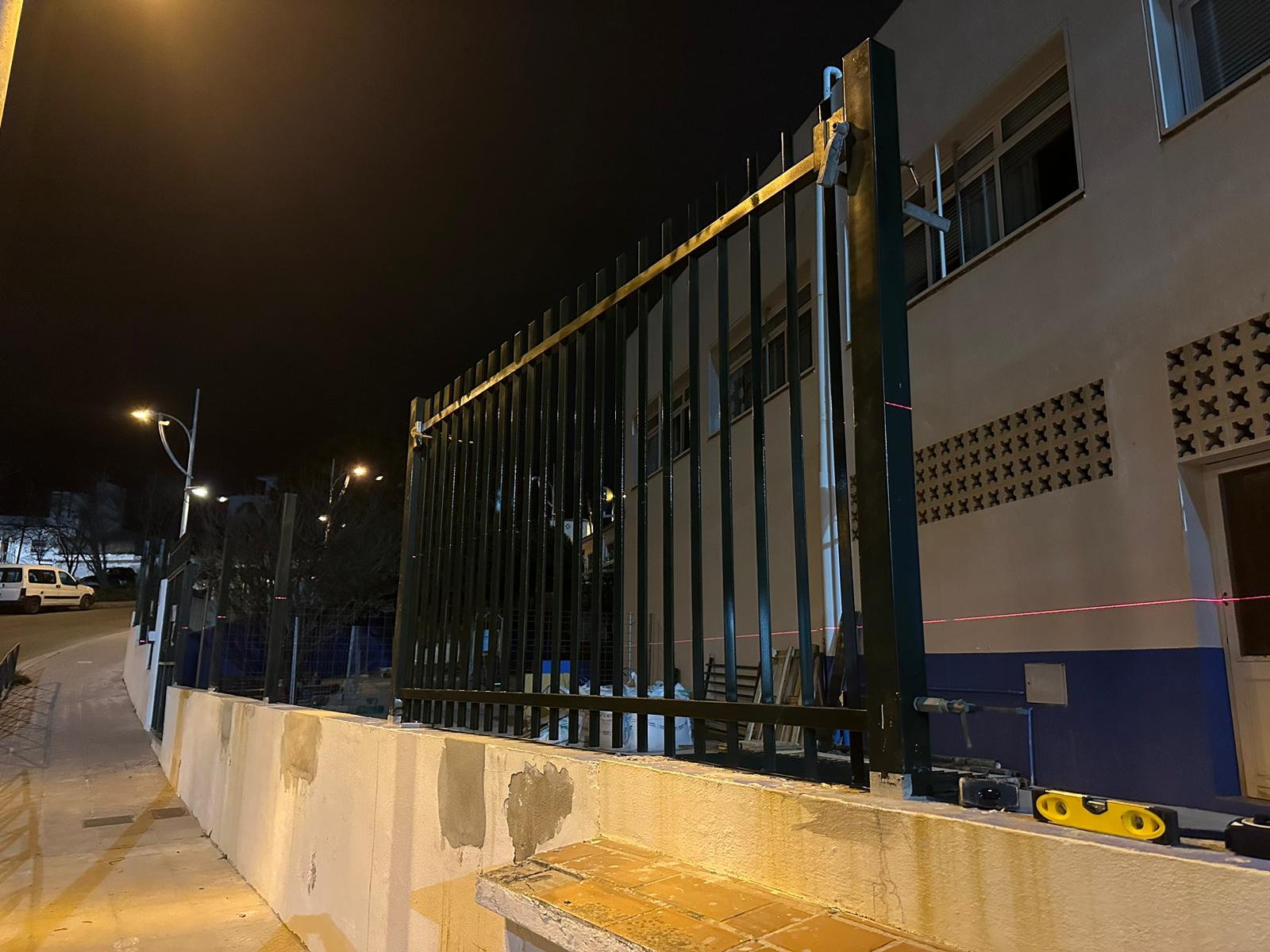 Barandilla Para Ceip Antoni Juan Alemany - imagen 3