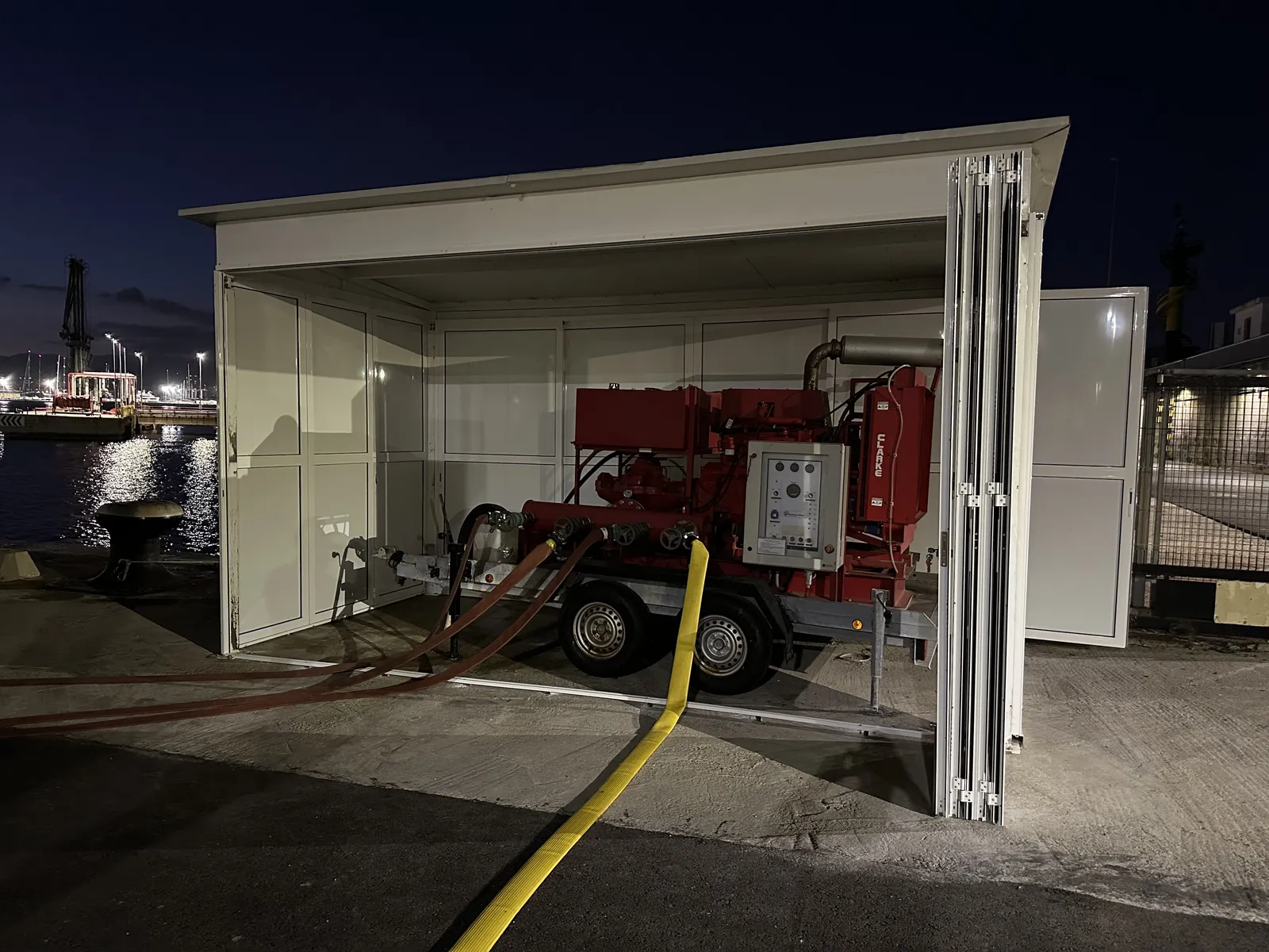 Caseta de acero inoxidable y cerramientos de aluminio para carro generador en Porto pi (palma de mallorca) para Exolum España - imagen 7