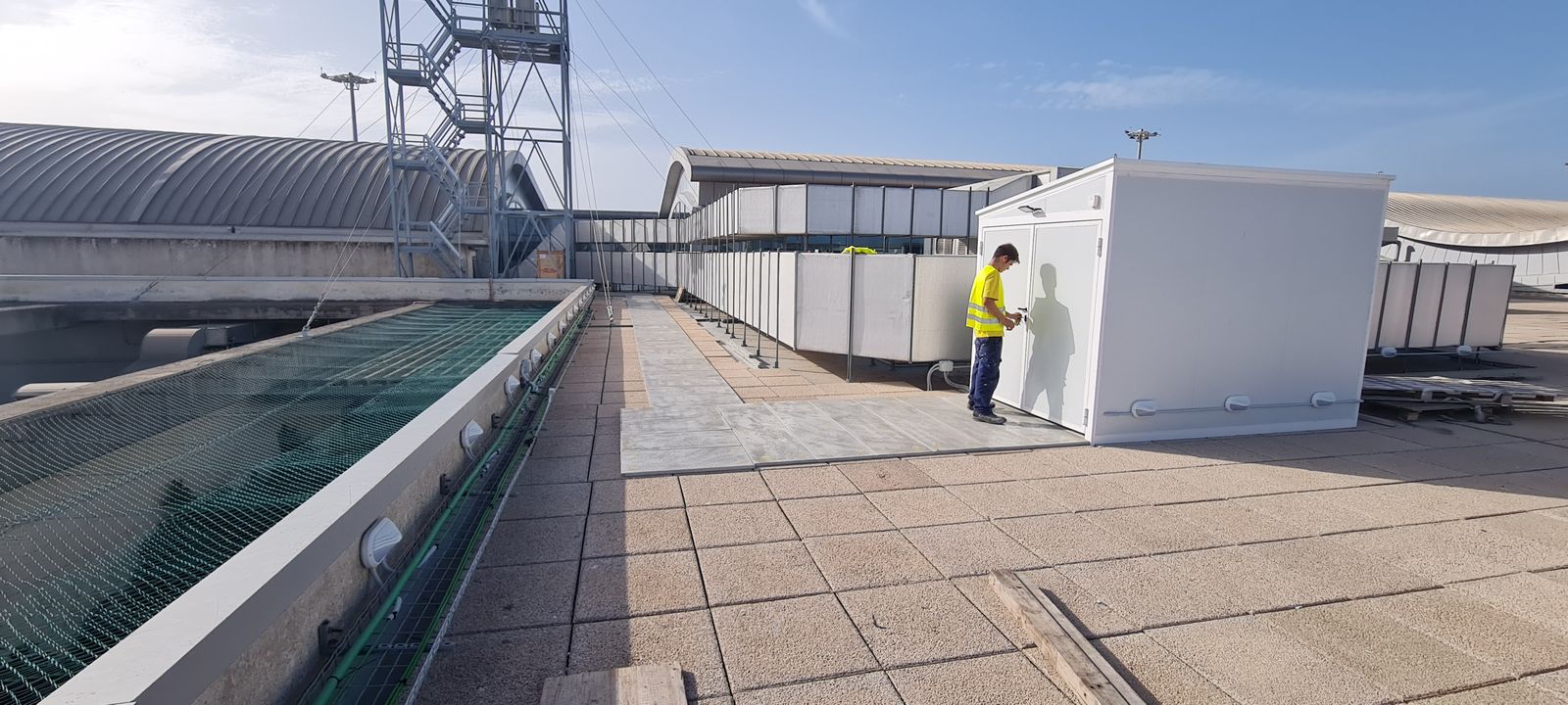 Caseta Técnica Modular de Panel Sándwich en el Aeropuerto de Maó - imagen 2