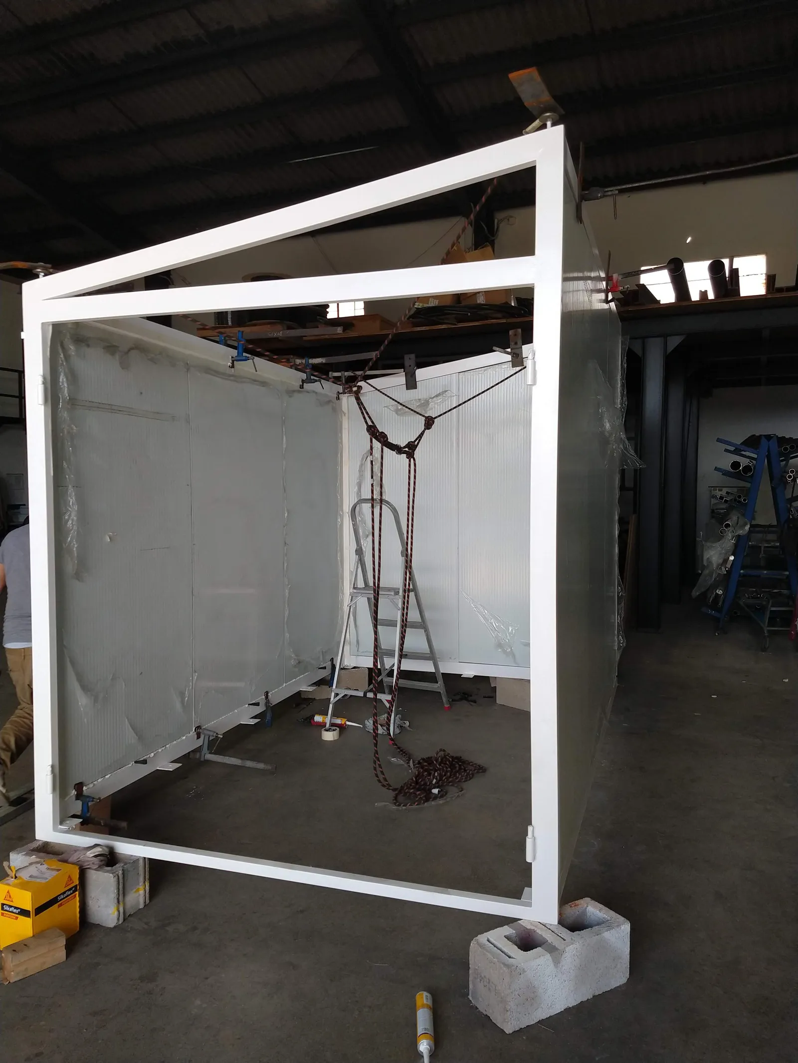 Caseta Técnica Modular de Panel Sándwich en el Aeropuerto de Maó - imagen 10