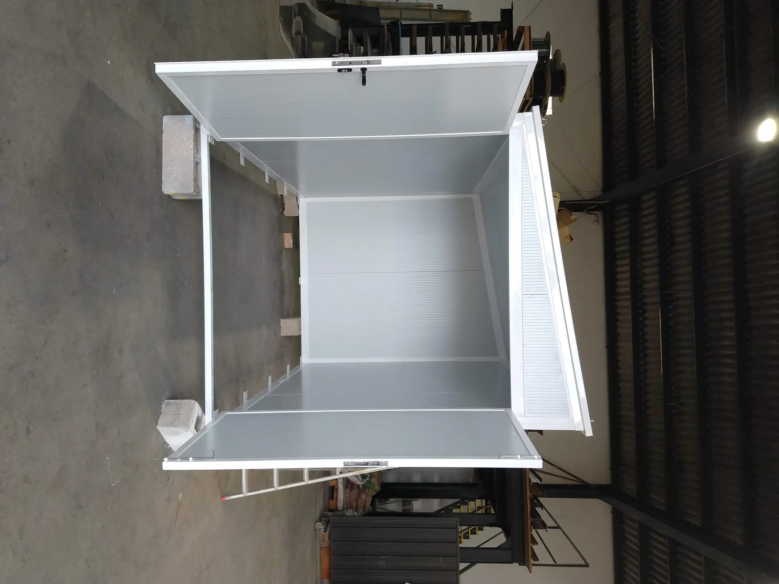 Caseta Técnica Modular de Panel Sándwich en el Aeropuerto de Maó - imagen 16