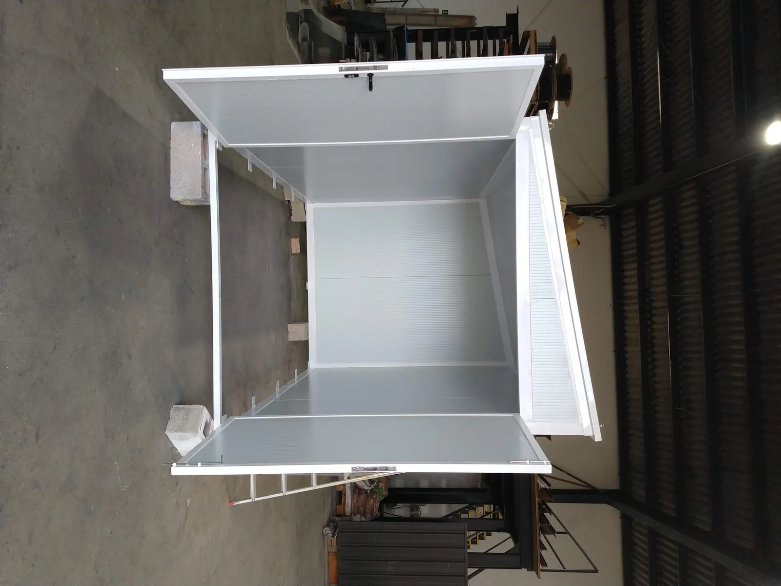 Caseta Técnica Modular de Panel Sándwich en el Aeropuerto de Maó - imagen 5