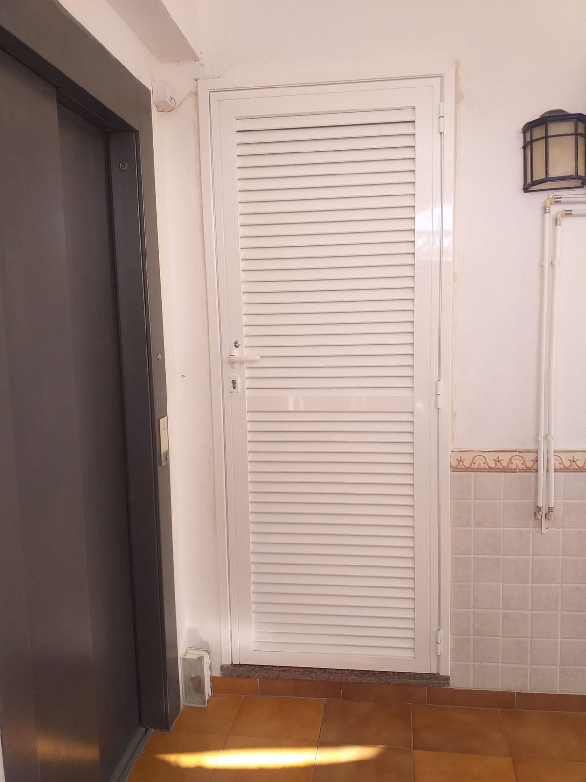 Cerramientos de Cristal y Persianas Mallorquinas de Aluminio - imagen 4
