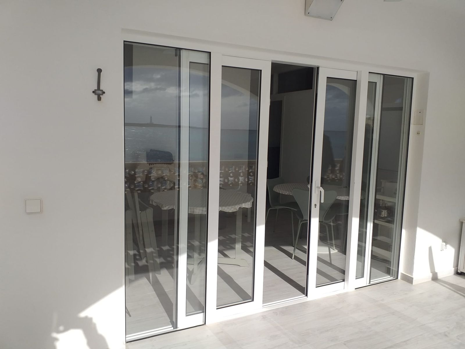 Cerramientos de Cristal y Persianas Mallorquinas de Aluminio - imagen 9
