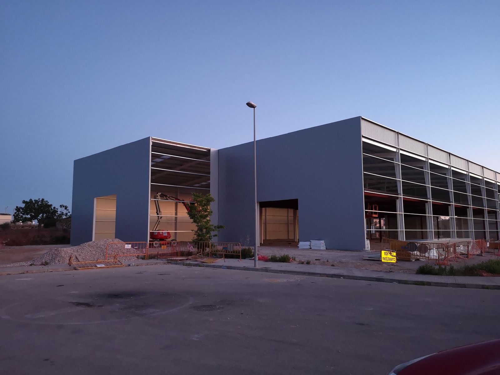 Construcción de Nave Industrial y Estructura Metálica en Petra - imagen 13