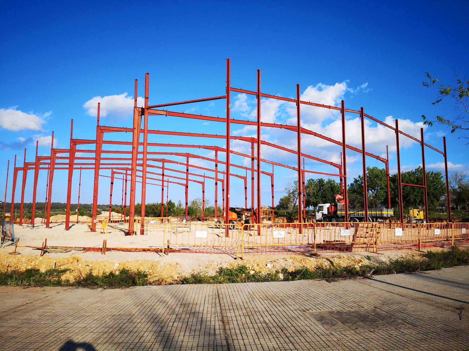 Construcción de Nave Industrial y Estructura Metálica en Petra - imagen 17