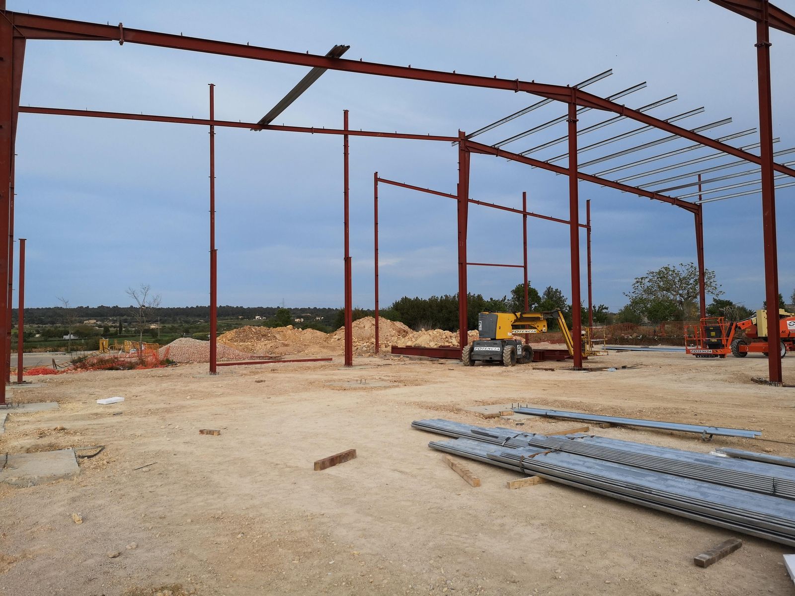 Construcción de Nave Industrial y Estructura Metálica en Petra - imagen 18