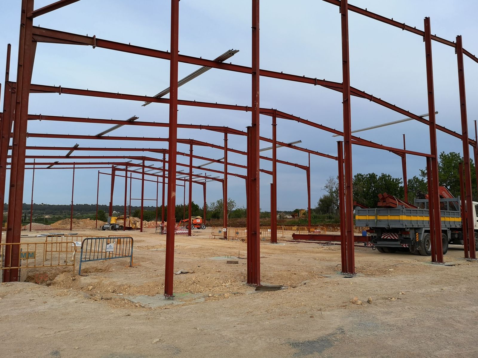 Construcción de Nave Industrial y Estructura Metálica en Petra - imagen 19