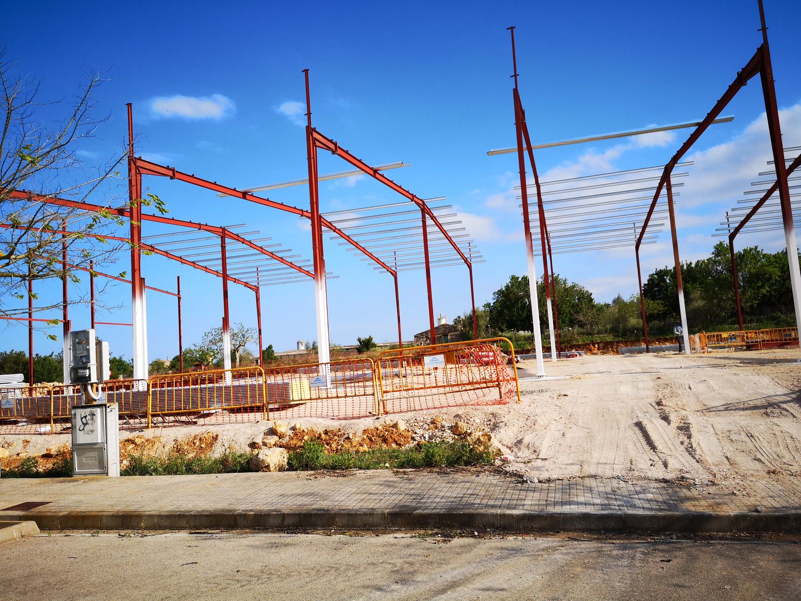 Construcción de Nave Industrial y Estructura Metálica en Petra - imagen 21