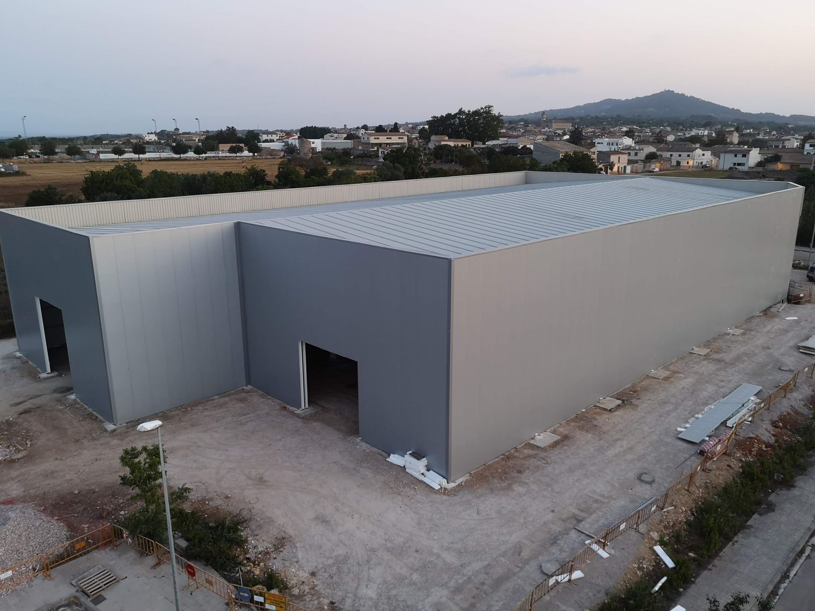 Construcción de Nave Industrial y Estructura Metálica en Petra - imagen 6