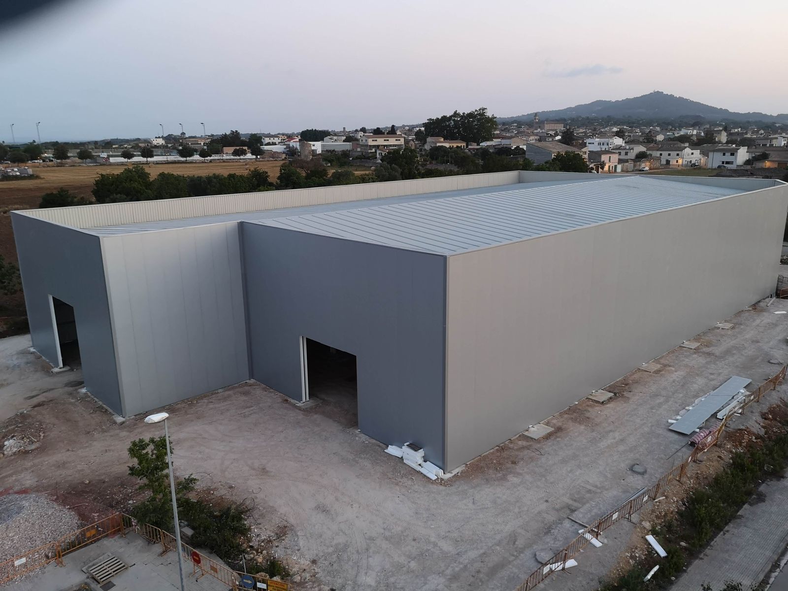 Construcción de Nave Industrial y Estructura Metálica en Petra - imagen 8