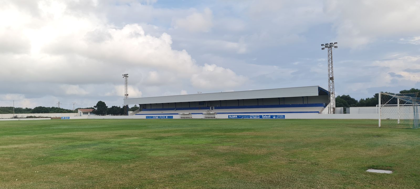 Cubierta Metálica para Gradas del Campo de Fútbol de Maó - imagen 3