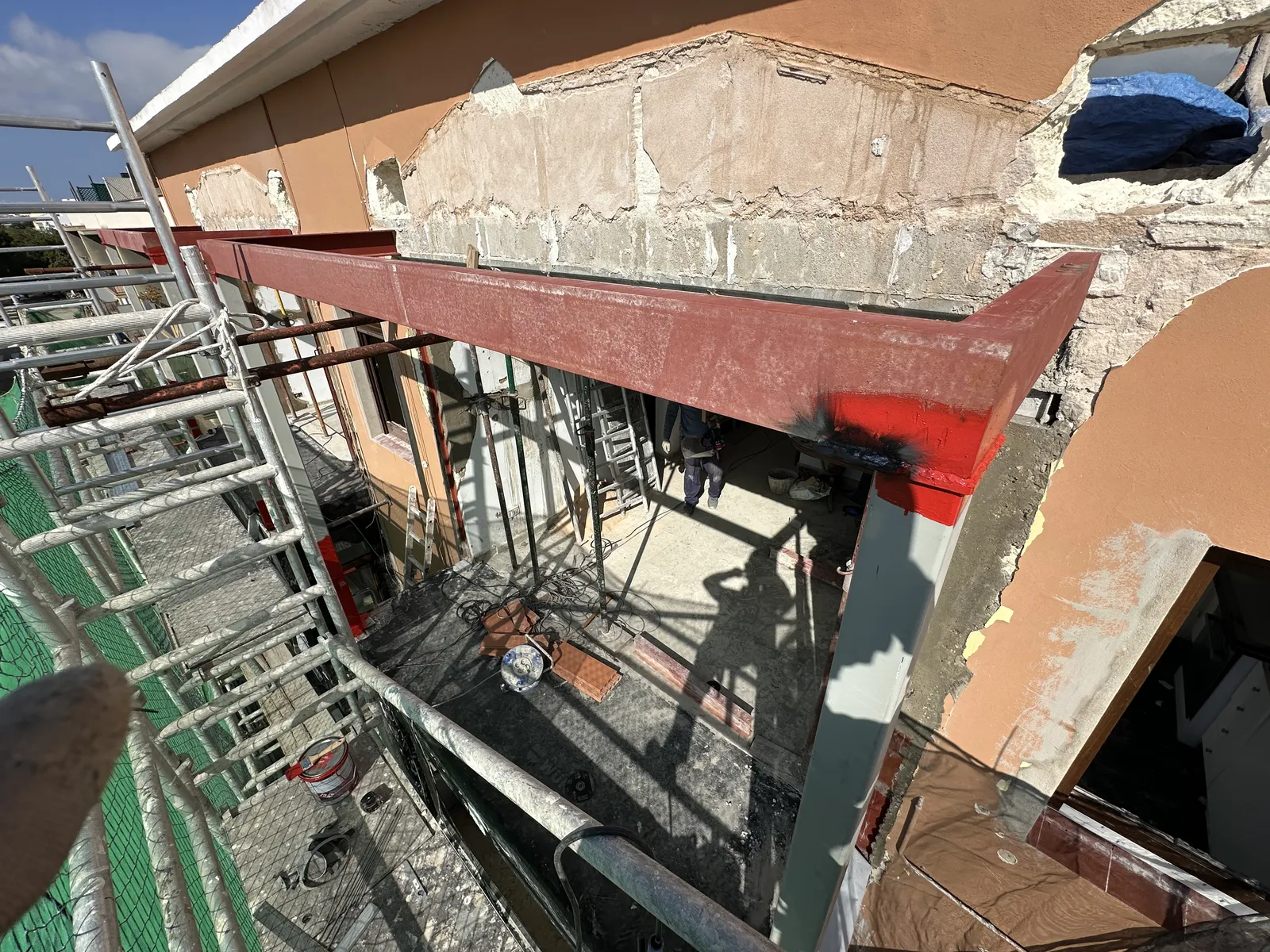 Estructura metálica para cerrado de boinders o balcones en ciutadella de Menorca. - imagen 4