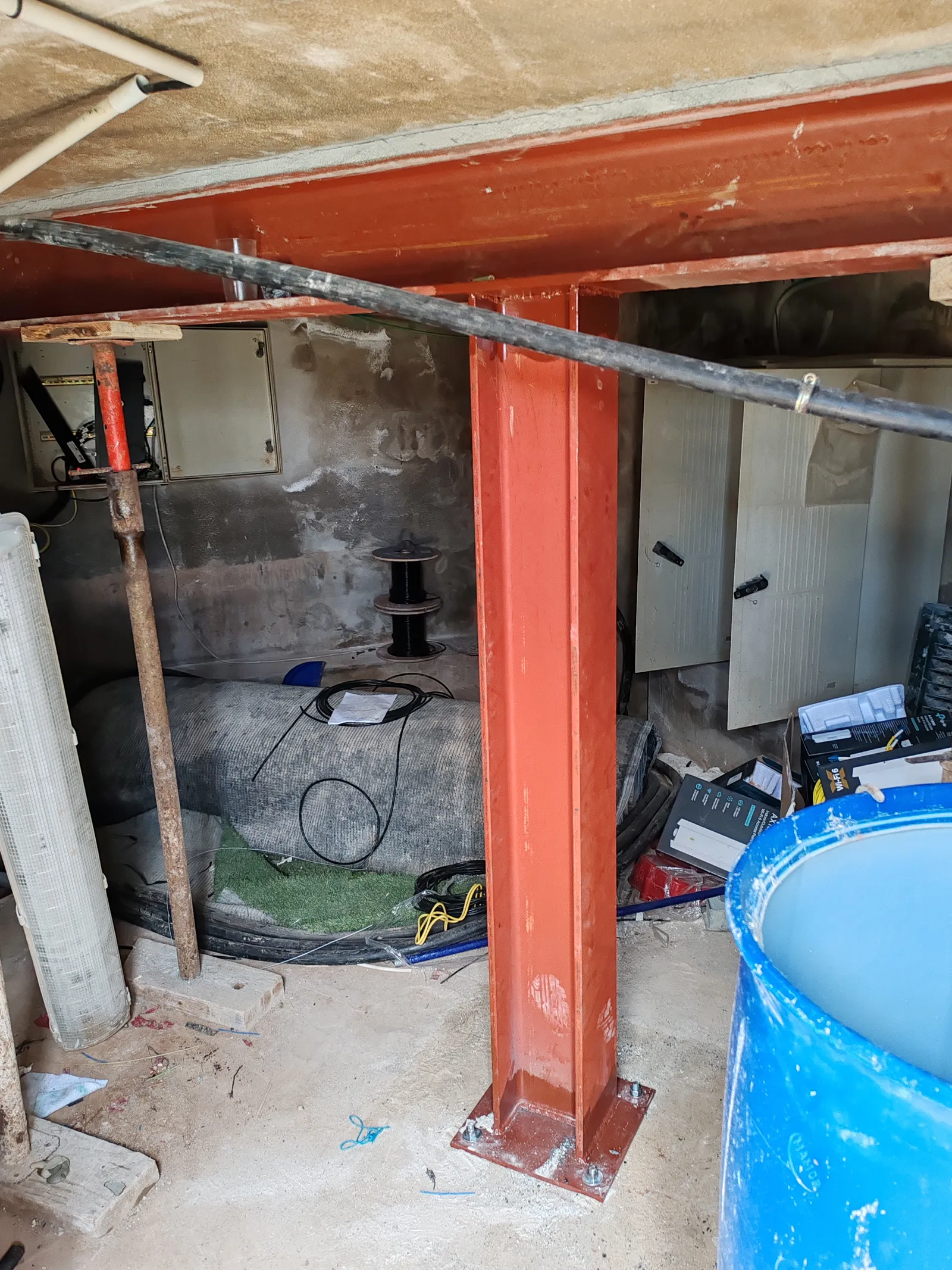 Estructura de refuerzo para insotel punta prima en menorca. en Menorca