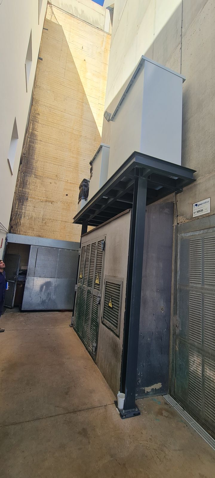 Estructura Metálica de Soporte para Climatización en el Puerto de Maó en Maó (Puerto de Maó)