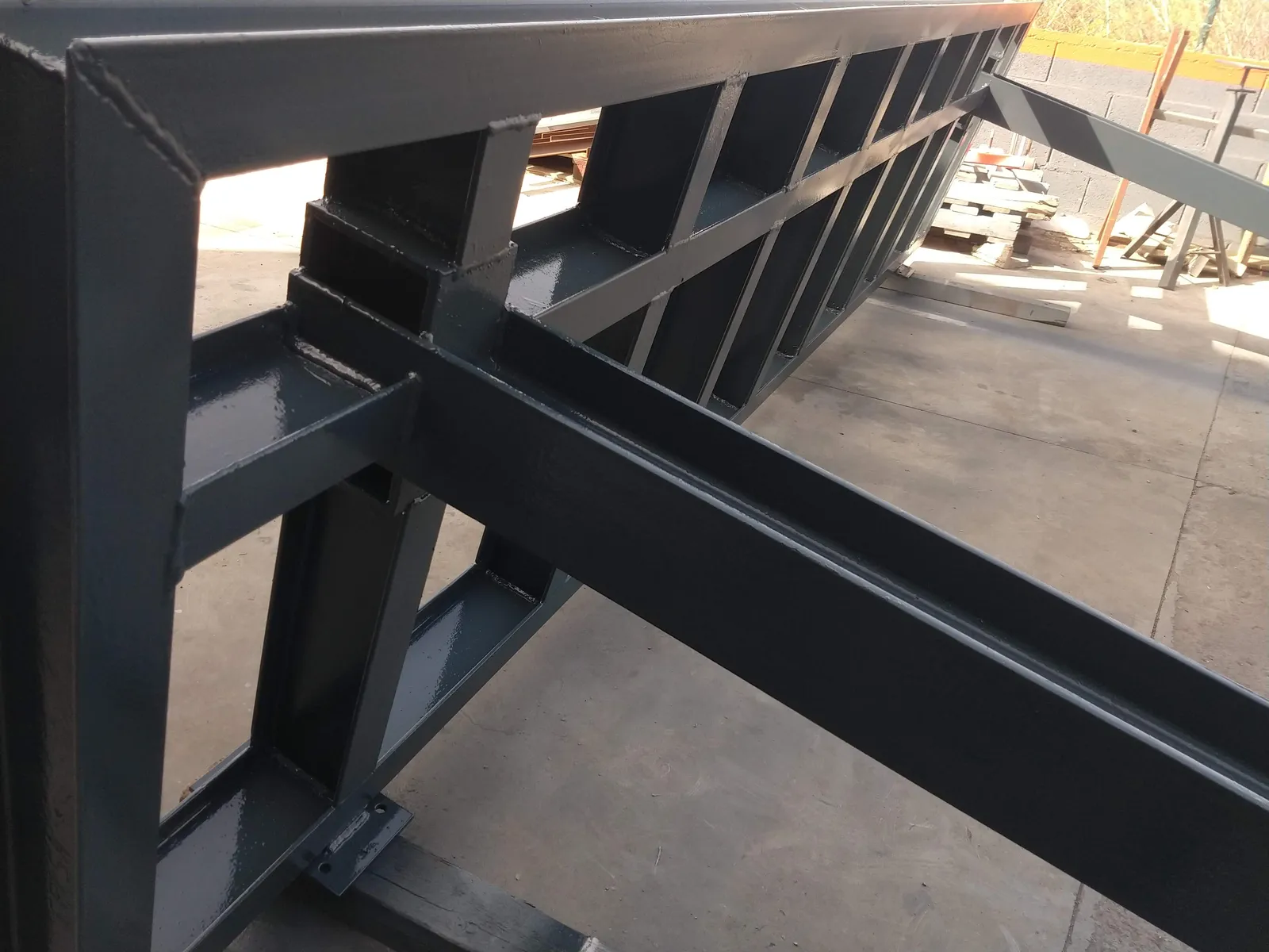 Estructura Metálica de Soporte para Climatización en el Puerto de Maó - imagen 6