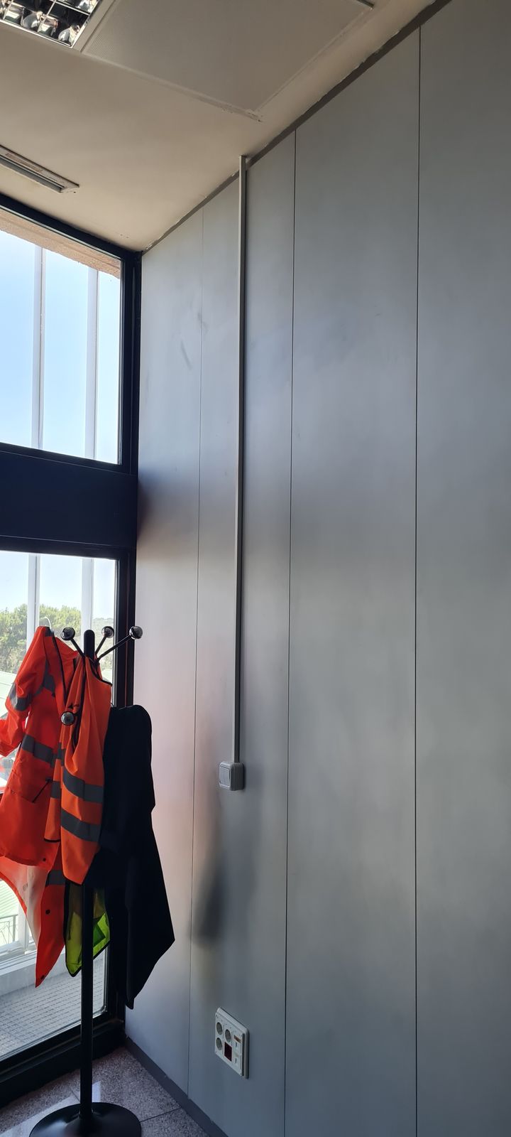 Fachada Solar Con Estructura Metalica En Aeropuerto De Mahon - imagen 23