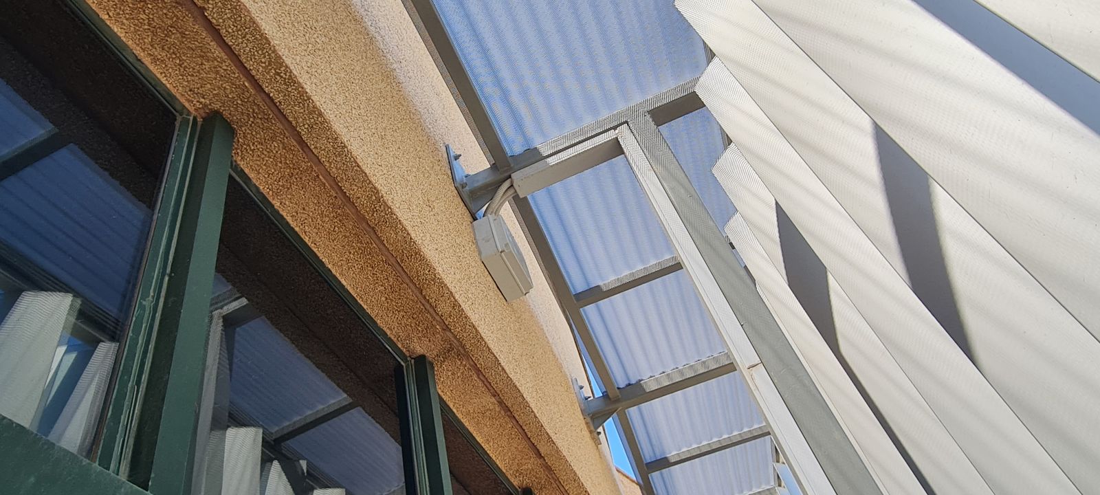Fachada Solar Con Estructura Metalica En Aeropuerto De Mahon - imagen 32