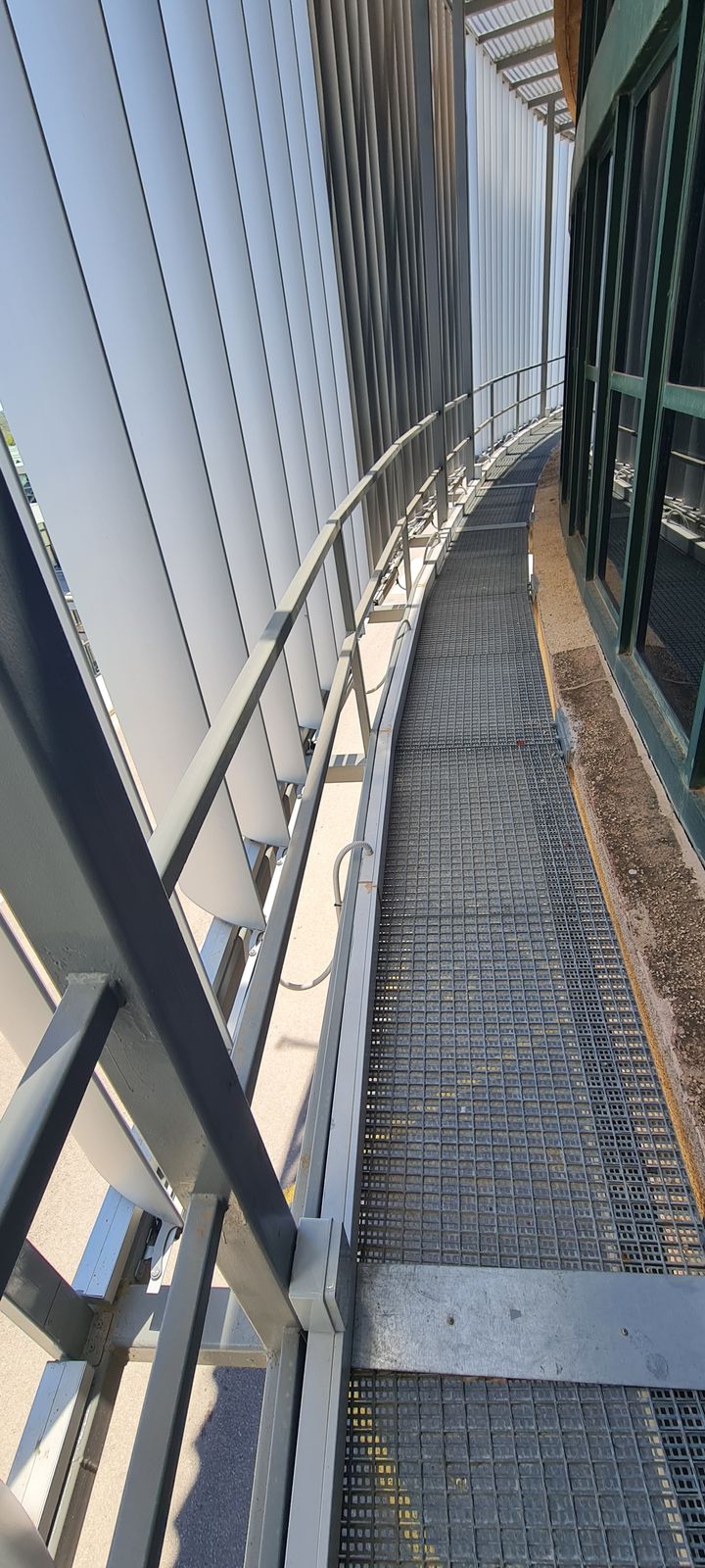 Fachada Solar Con Estructura Metalica En Aeropuerto De Mahon - imagen 28