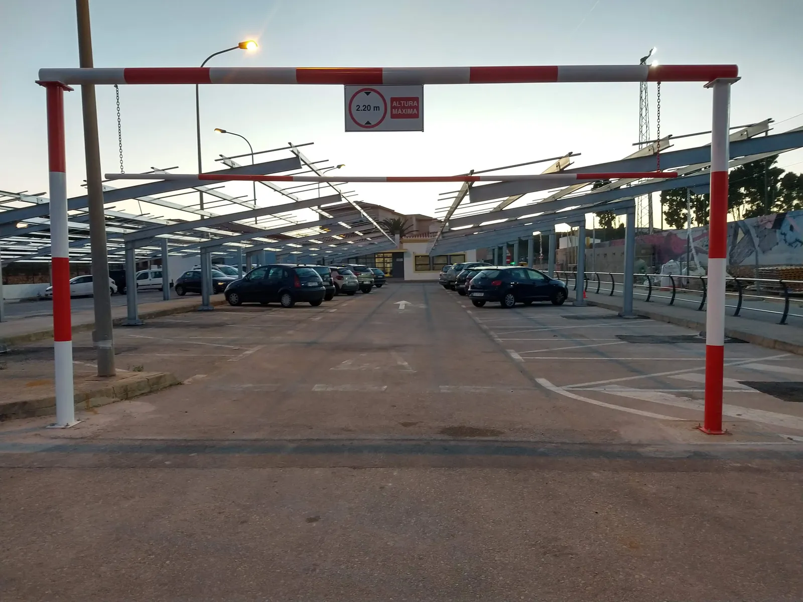 Galibo de paso para parking Es castell - imagen 2
