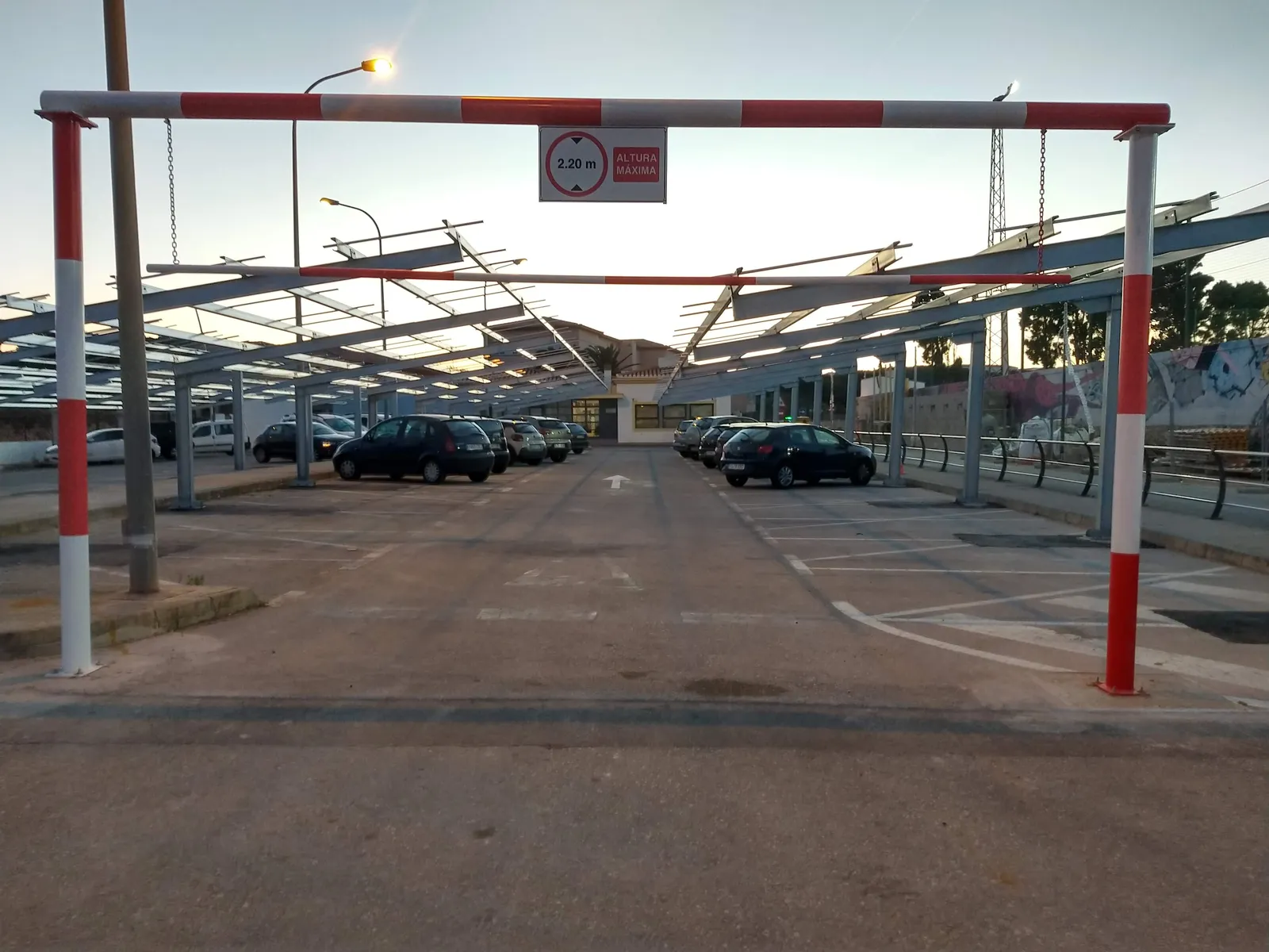 Galibo de paso para parking Es castell - imagen 4
