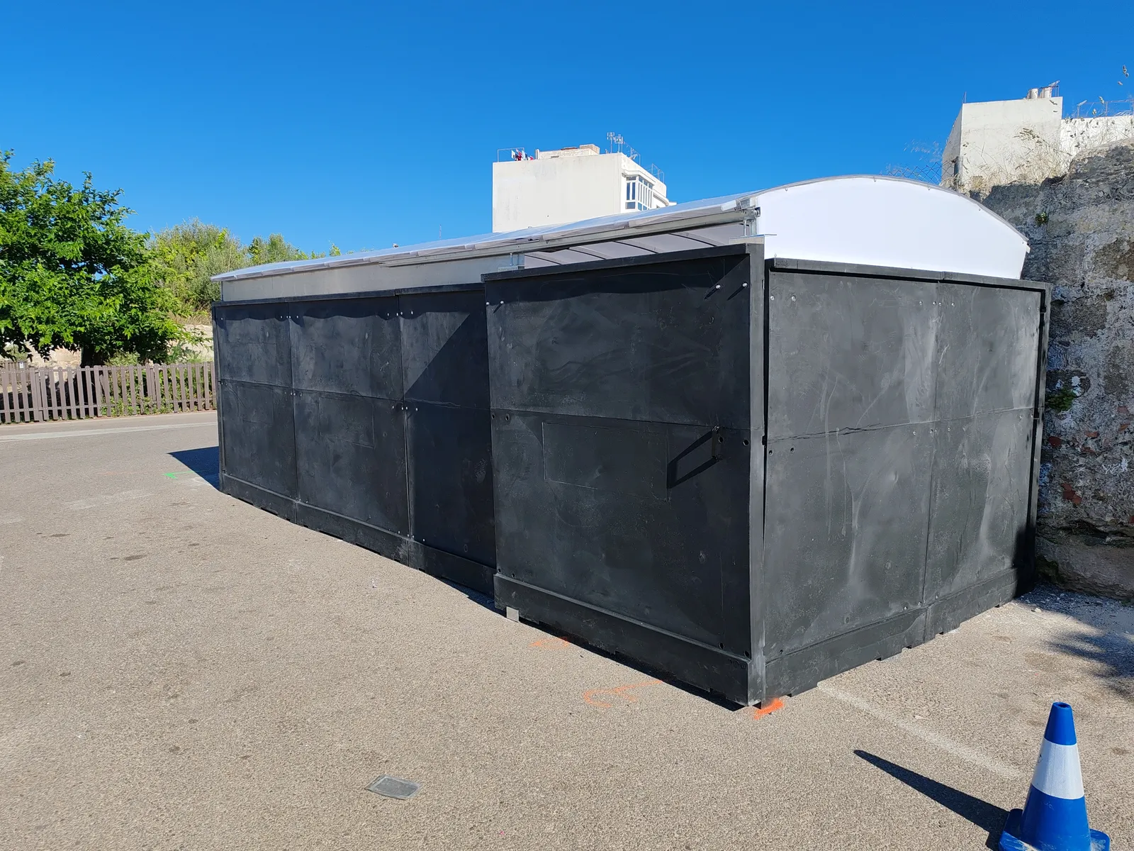 Instalacion de caseta de residuos en todo Menorca. - imagen 2