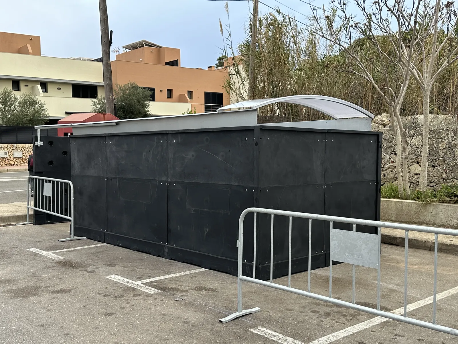 Instalacion de caseta de residuos en todo Menorca. - imagen 11
