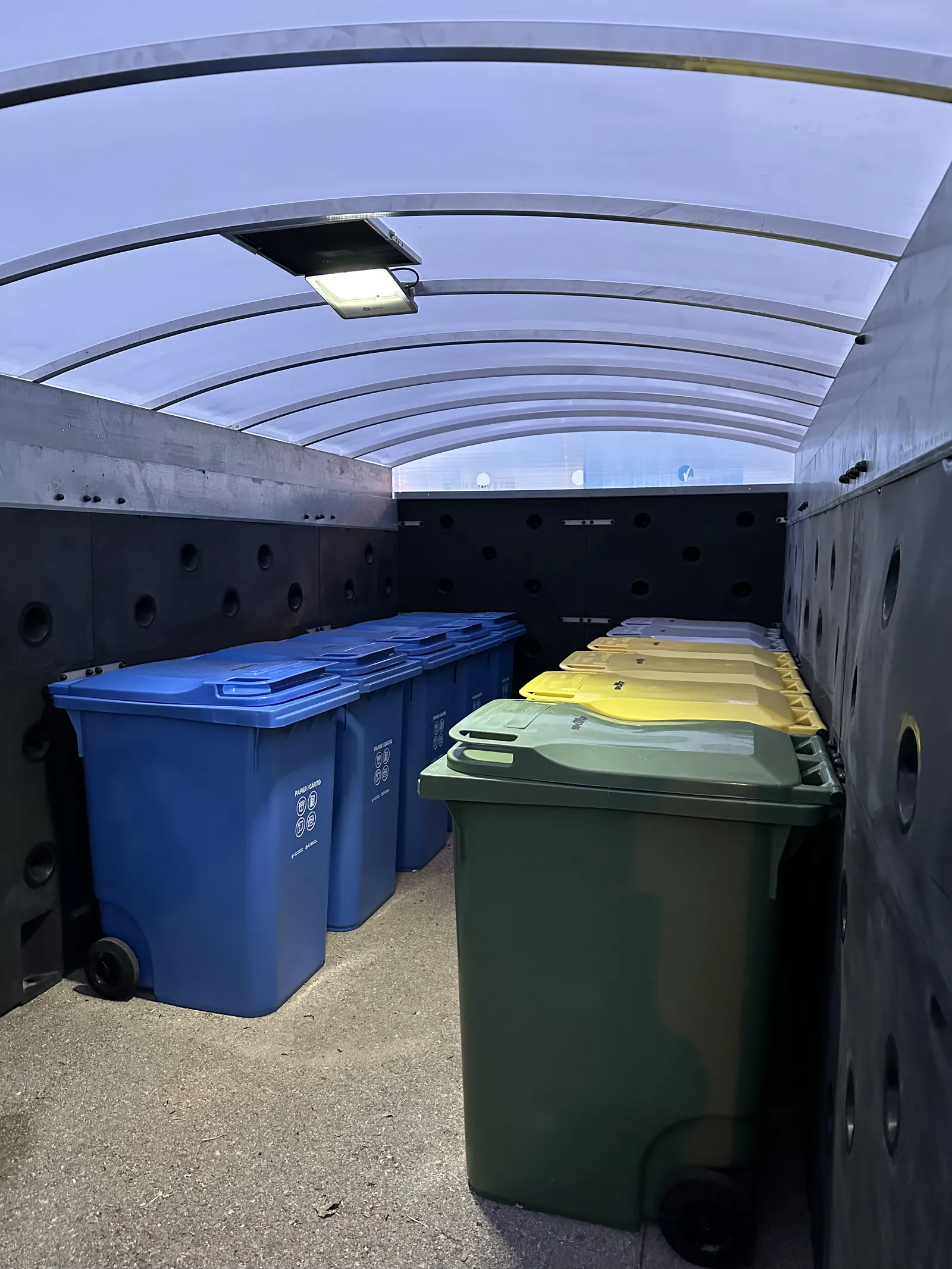 Instalacion de caseta de residuos en todo Menorca. - imagen 13