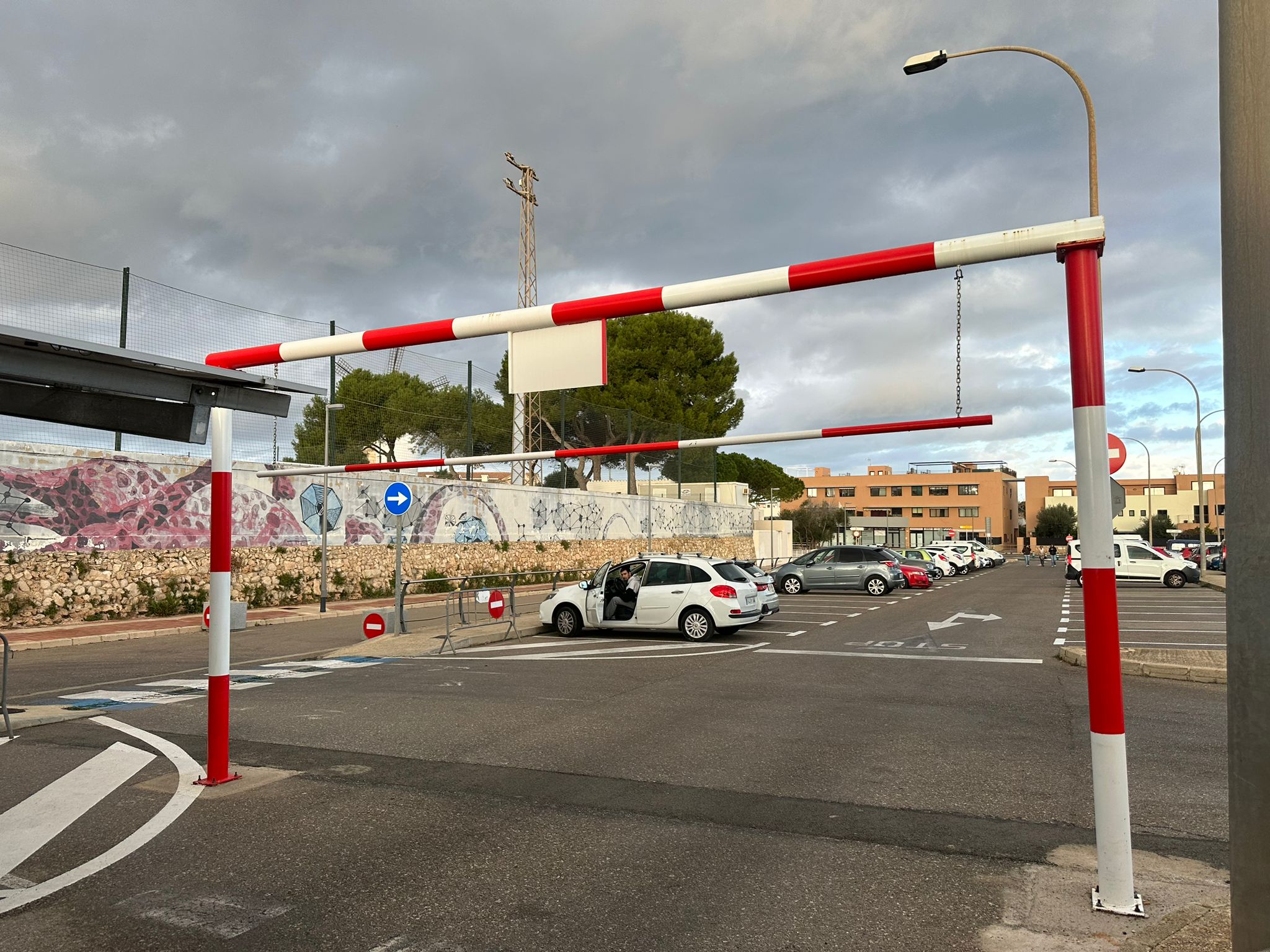 Instalacion De Galibo En Parking Polideportivo Es Castell en Menorca