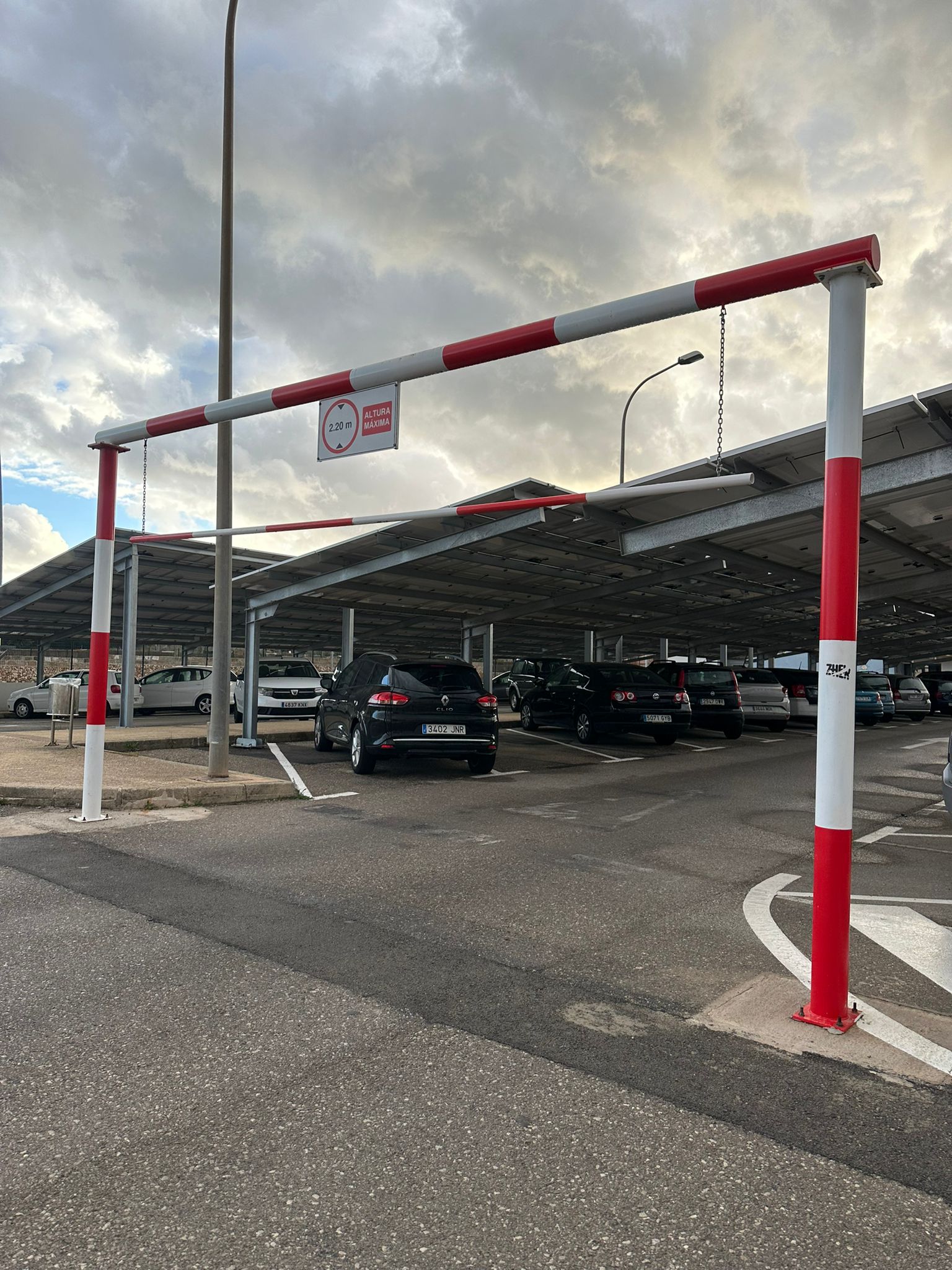 Instalacion De Galibo En Parking Polideportivo Es Castell - imagen 5