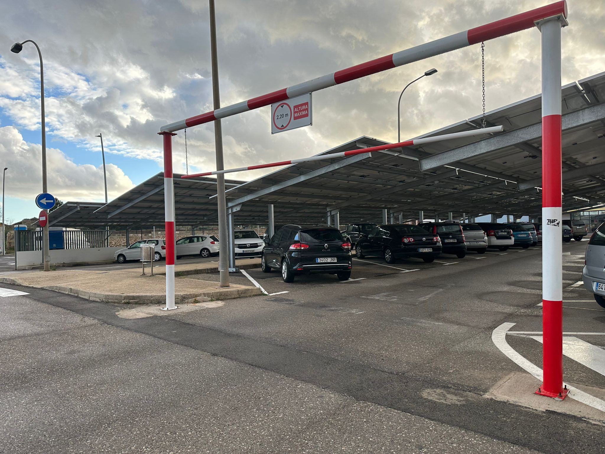 Instalacion De Galibo En Parking Polideportivo Es Castell - imagen 6