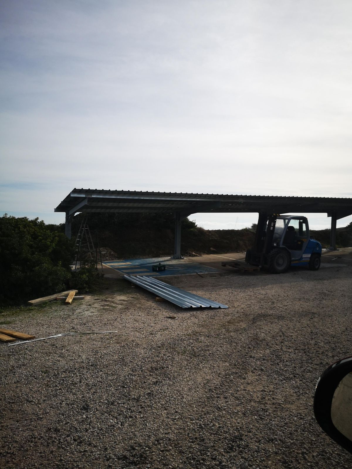 Marquesina Metálica de Gran Longitud para Finca Rústica en Menorca