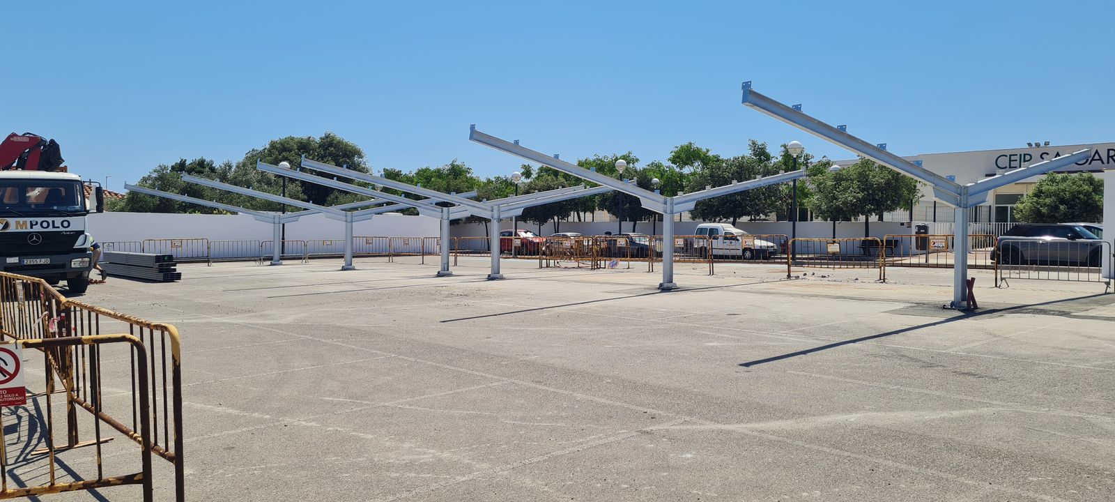 Marquesinas Metálicas para Parking Público en Sant Lluís - imagen 2