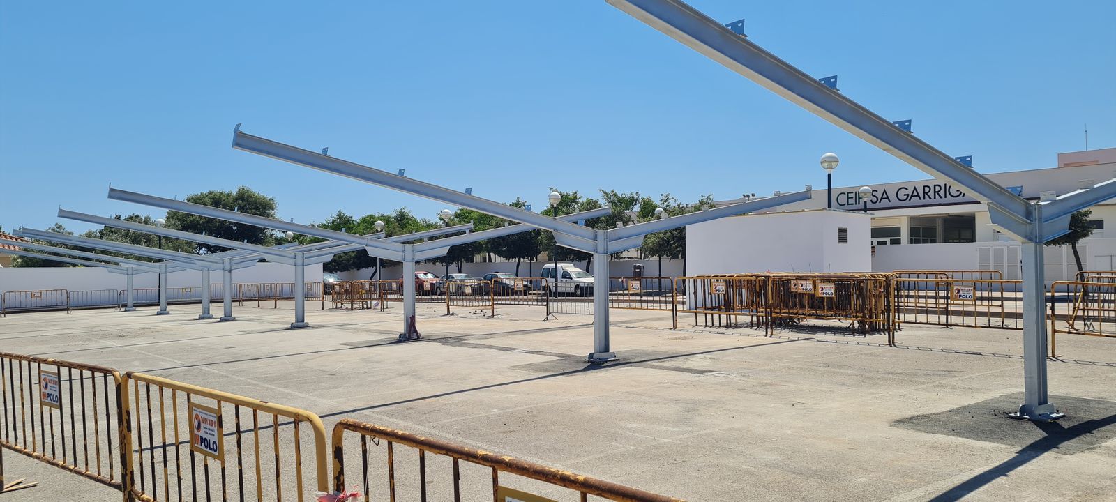 Marquesinas Metálicas para Parking Público en Sant Lluís - imagen 3