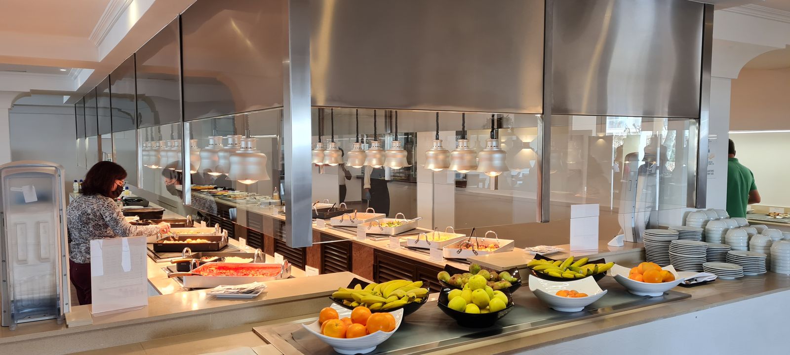 Mueble buffet de acero inoxidable en el hotel Minura Sur Menorca, Splash - imagen 4