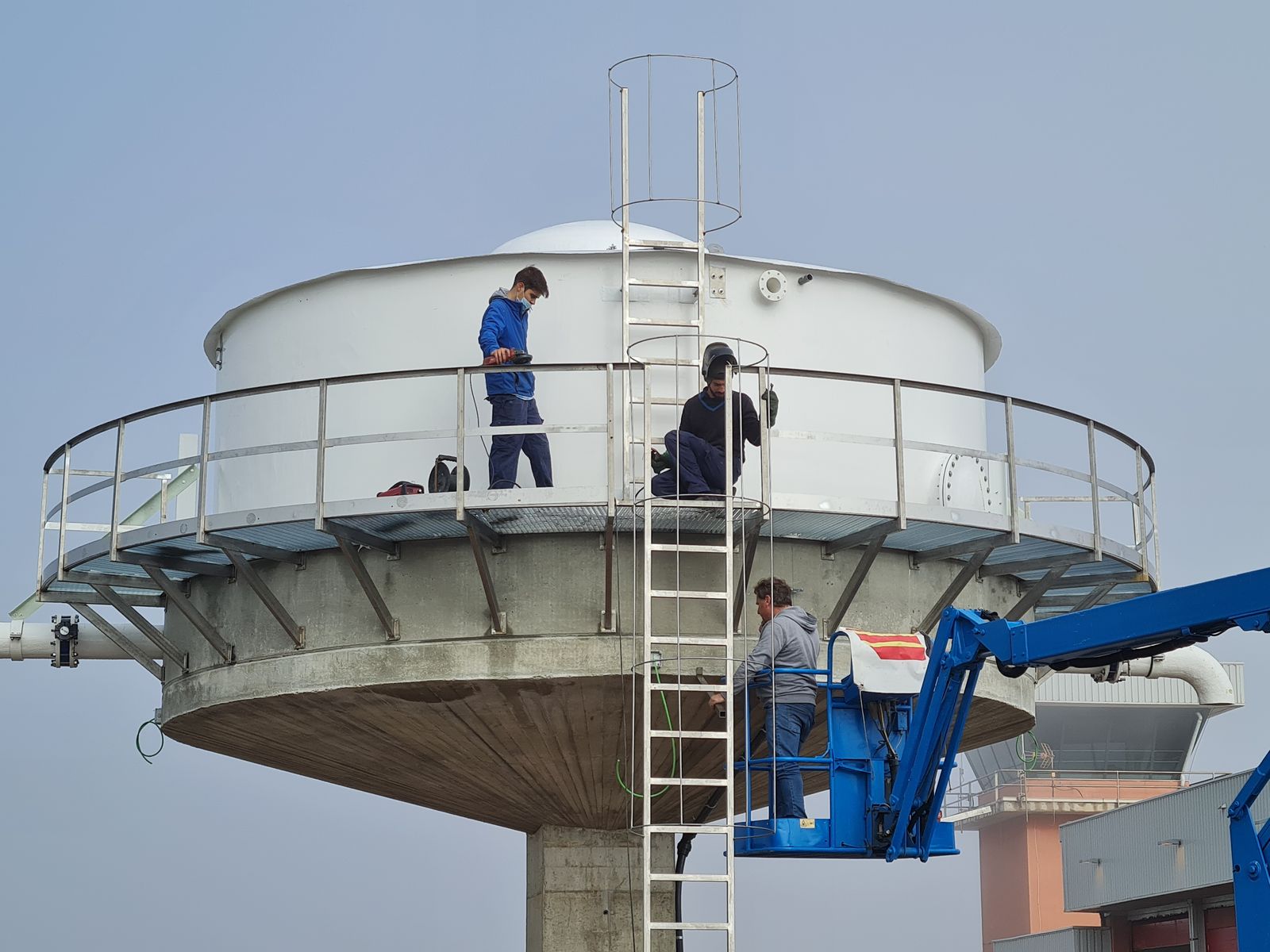Pasarela Técnica y Barandilla en Depósito de Agua de Maó - imagen 3