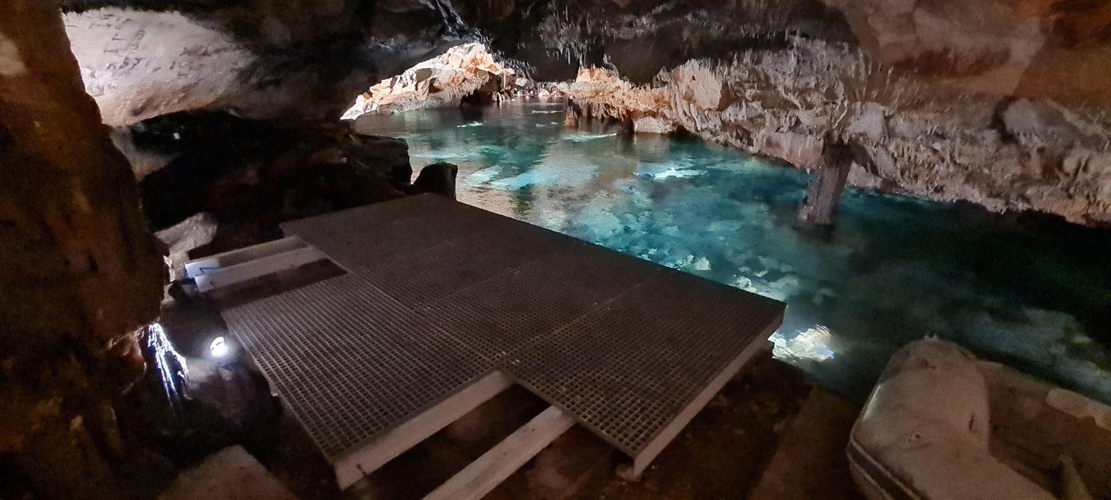 Pasarelas Metálicas de Rejilla Tramex en Cueva de Sa Caleta en Ciutadella (Sa Caleta)