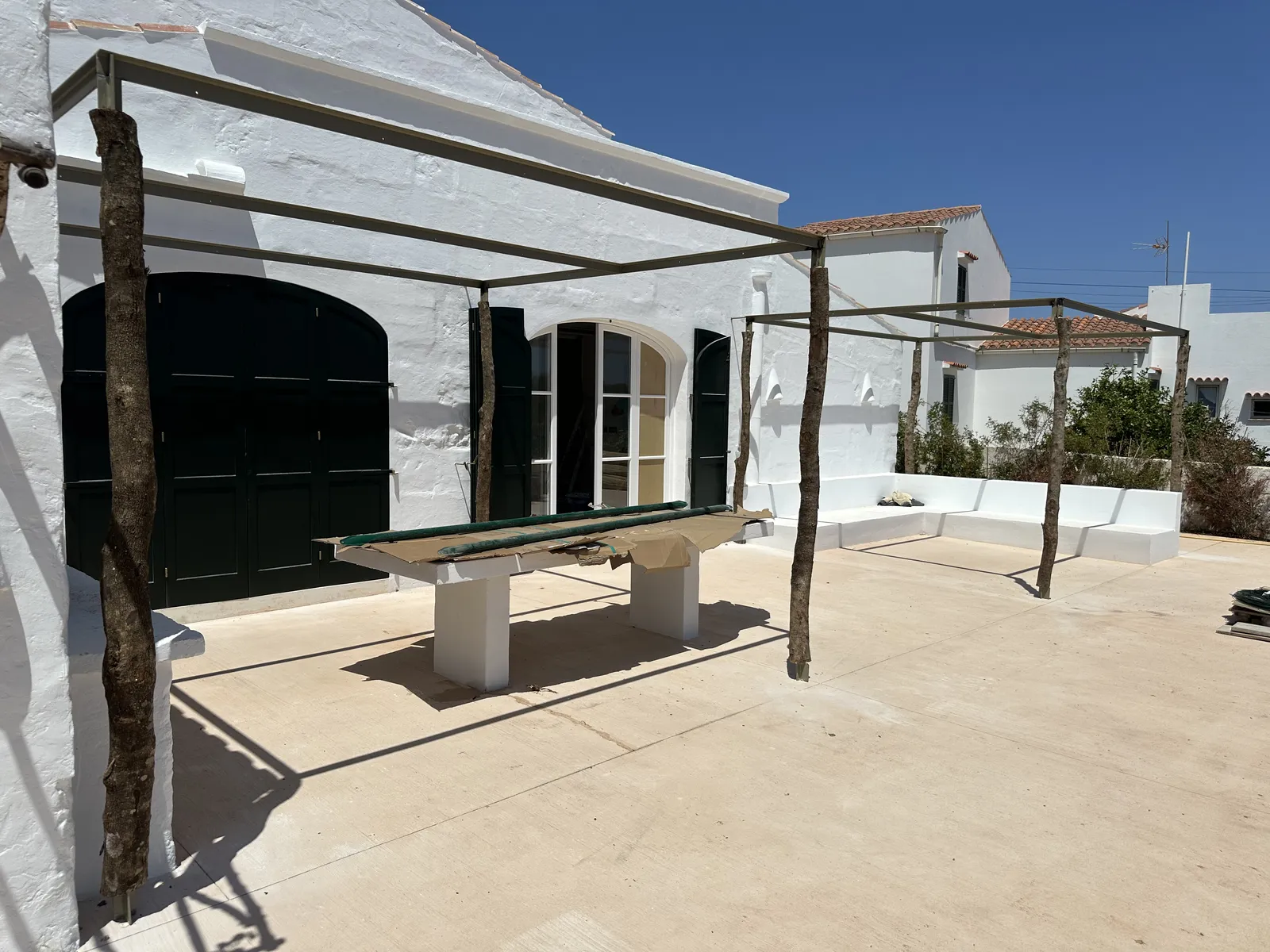 Pérgola Rústica de Madera de Ullastre y Metal con Cañizo - imagen 17
