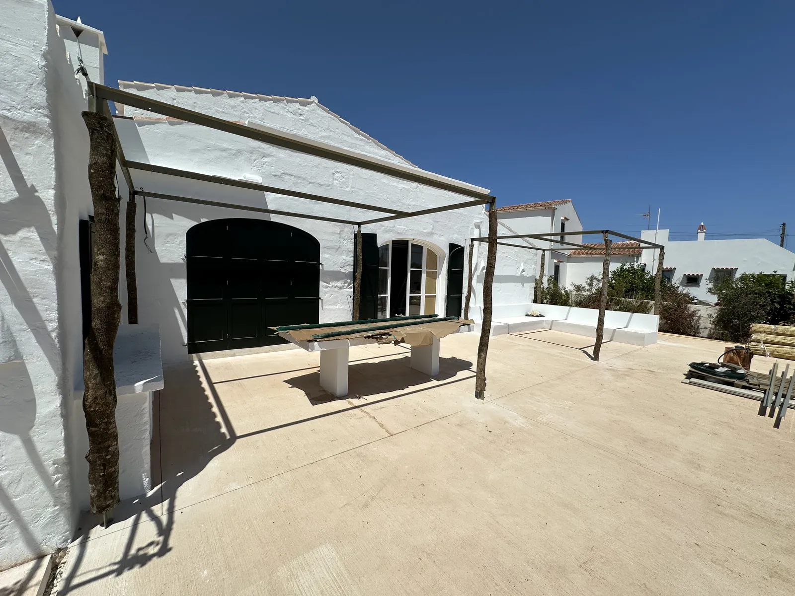 Pérgola Rústica de Madera de Ullastre y Metal con Cañizo - imagen 19