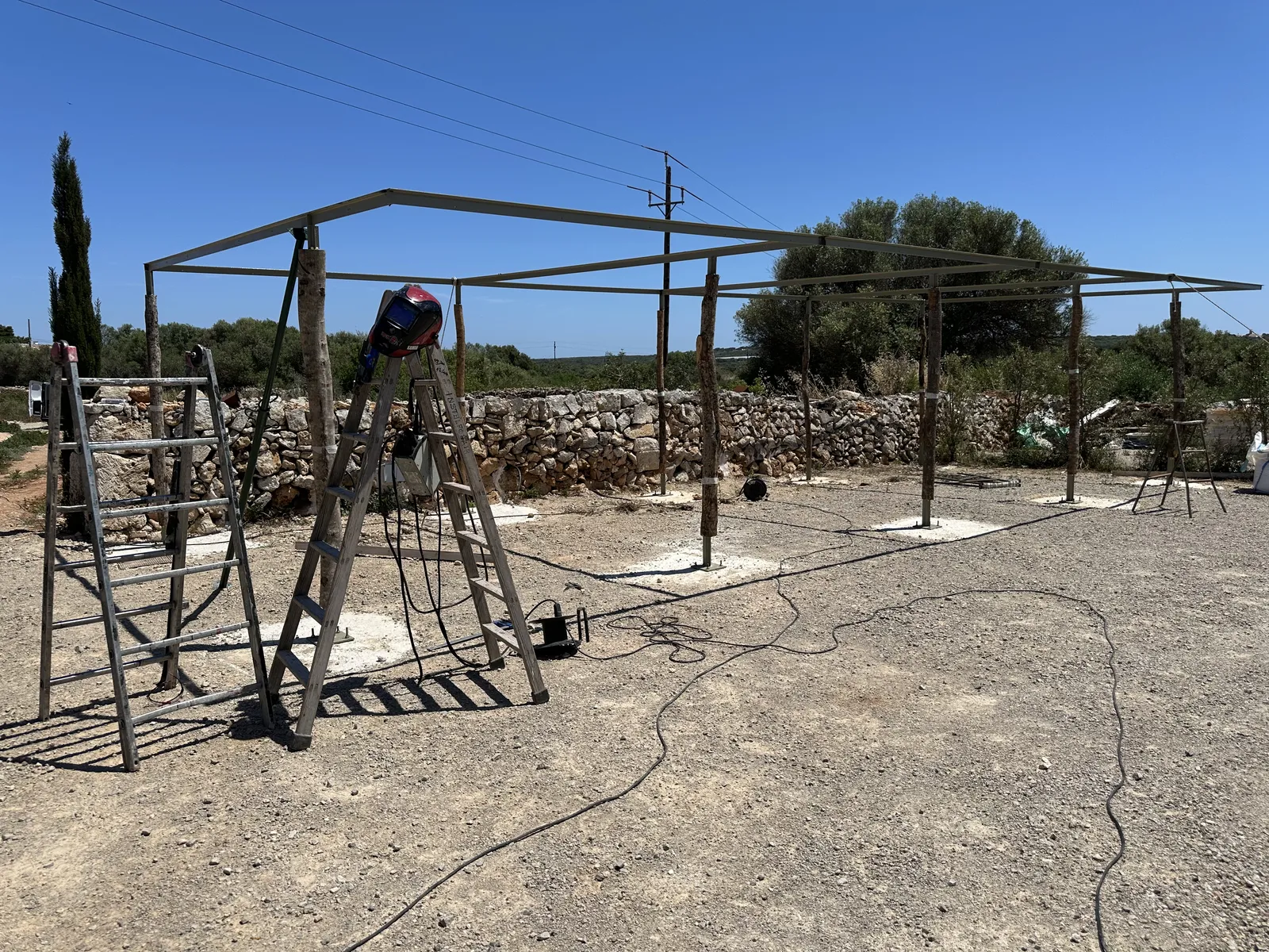 Pérgola Rústica de Madera de Ullastre y Metal con Cañizo - imagen 28