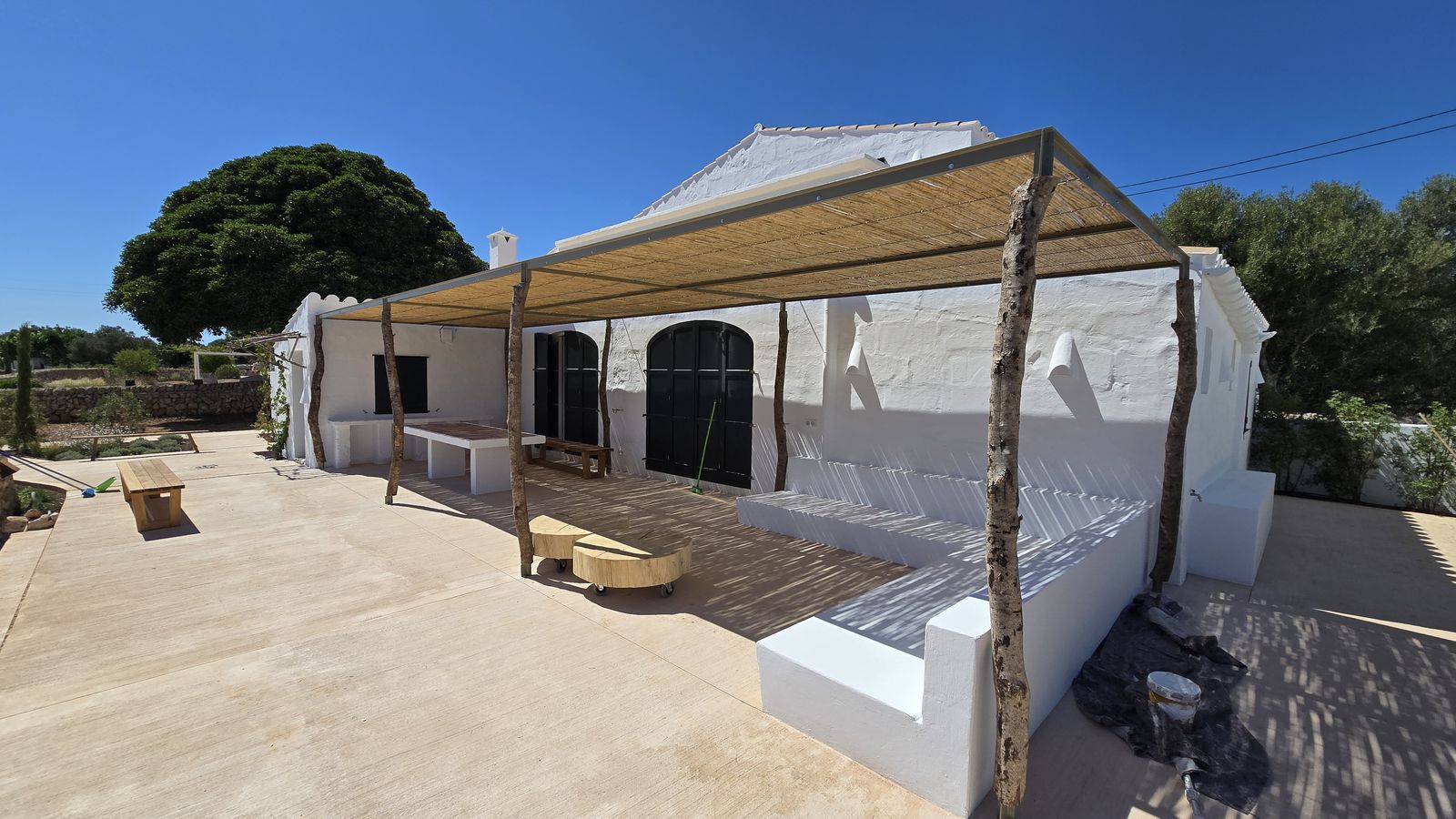 Pérgola Rústica de Madera de Ullastre y Metal con Cañizo - imagen 3