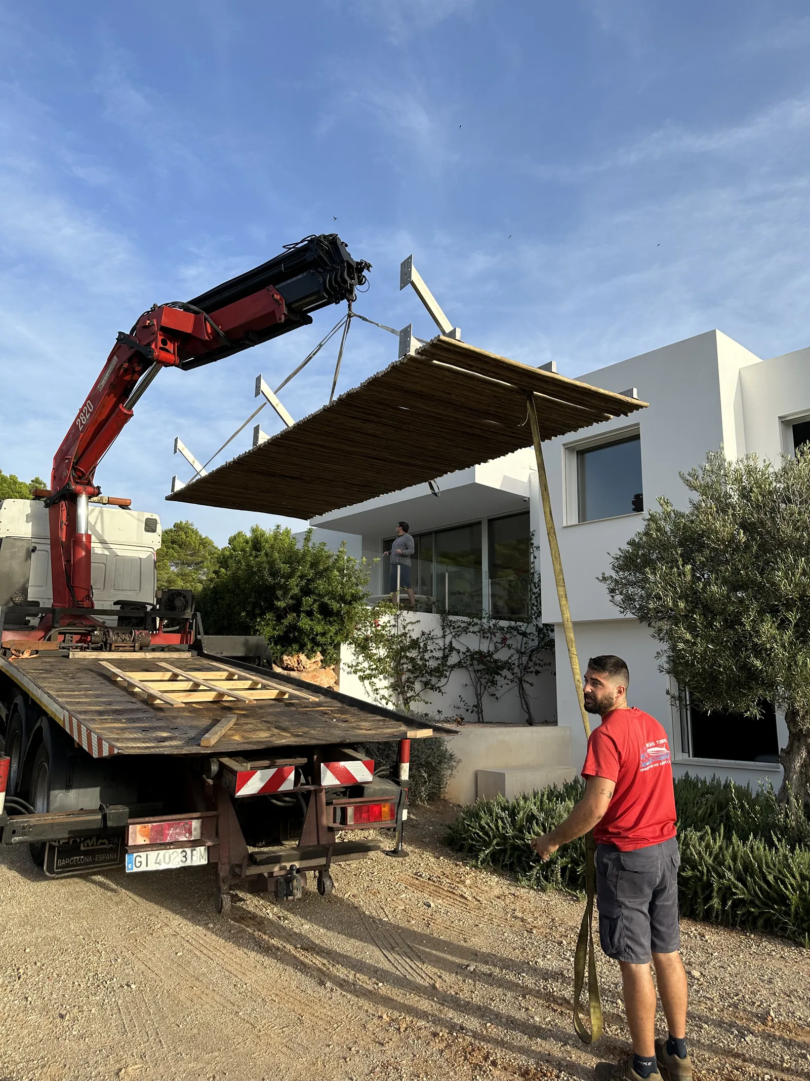 Pérgola Voladiza Metálica Minimalista en Es Mercadal - imagen 12