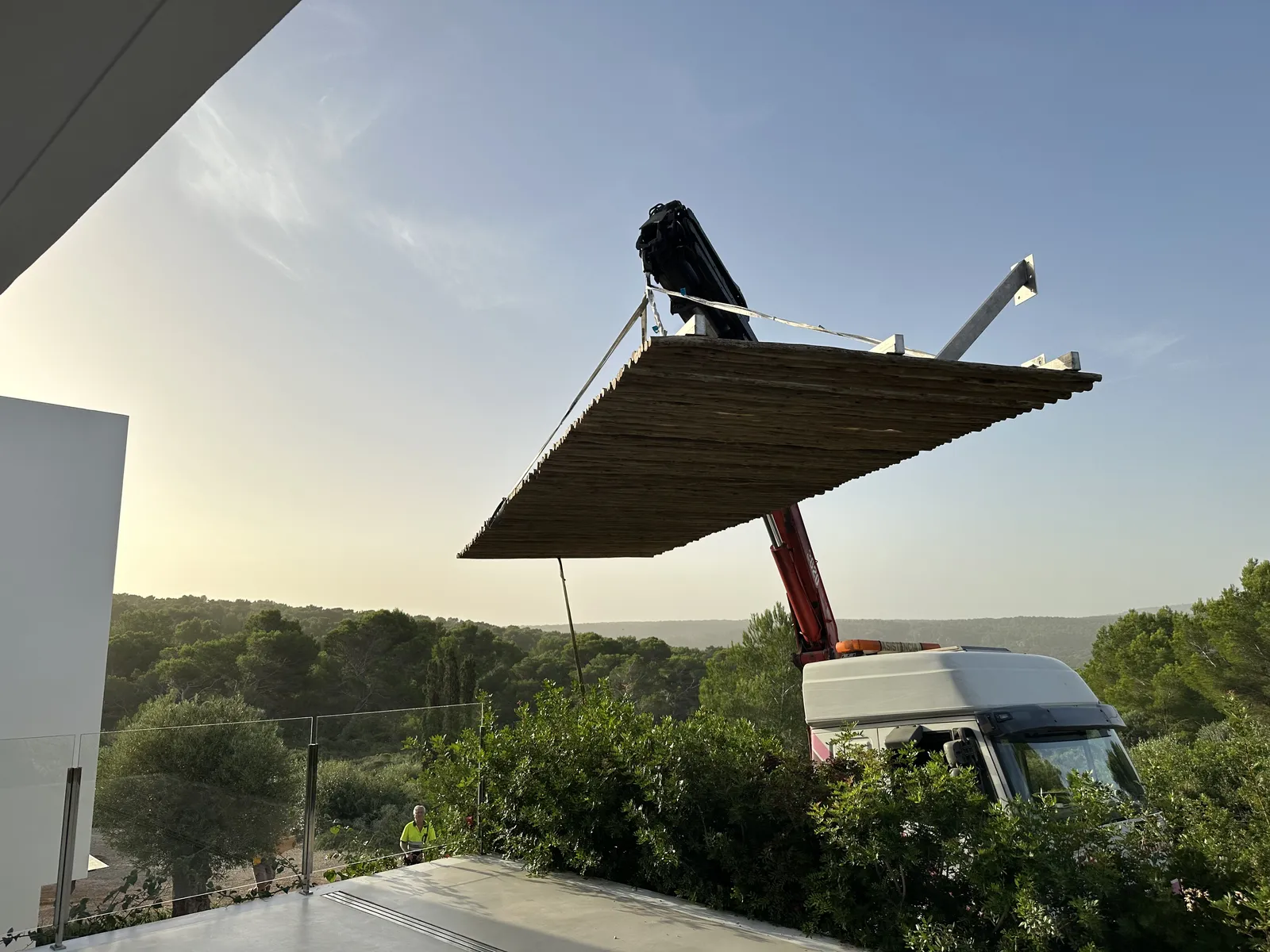 Pérgola Voladiza Metálica Minimalista en Es Mercadal - imagen 13