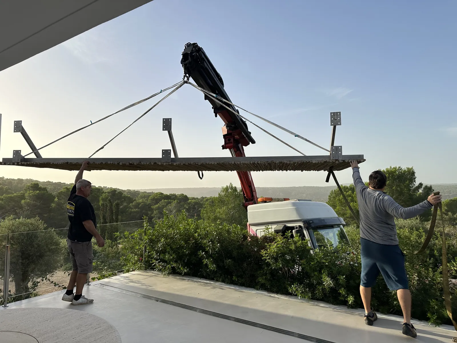 Pérgola Voladiza Metálica Minimalista en Es Mercadal - imagen 14