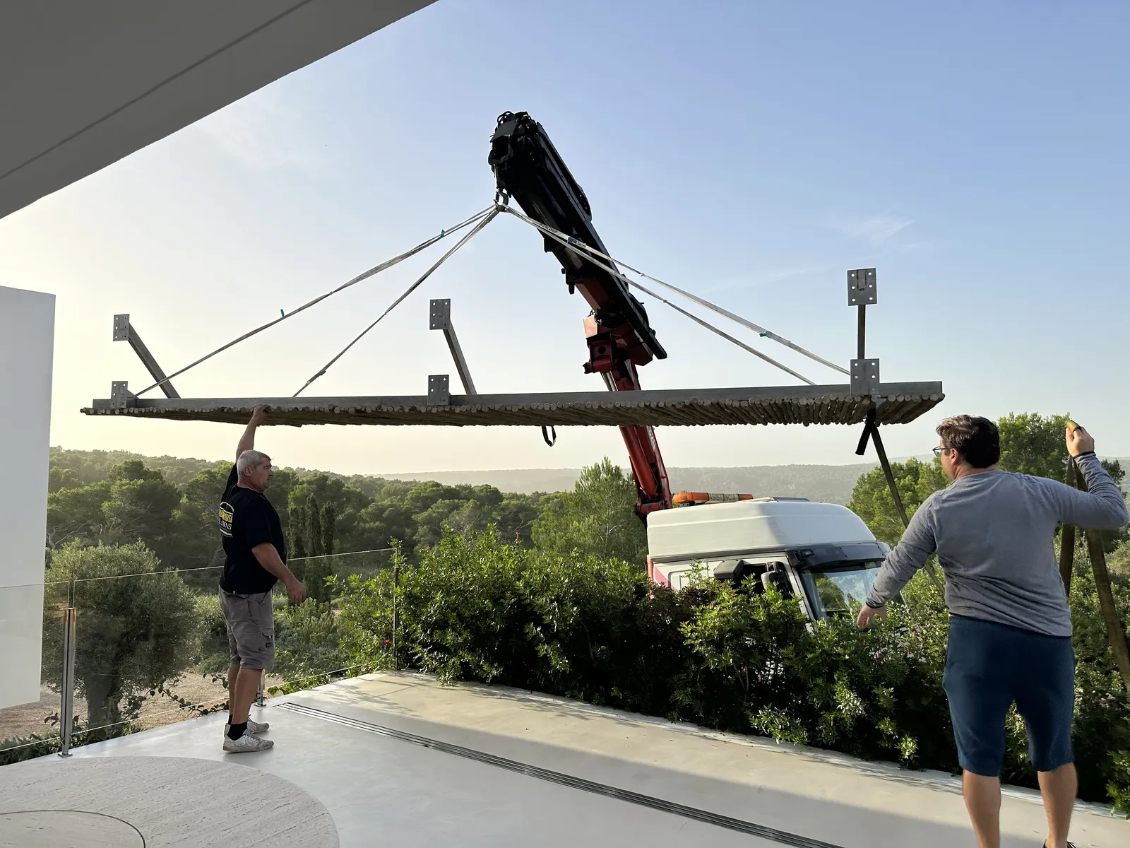 Pérgola Voladiza Metálica Minimalista en Es Mercadal - imagen 15