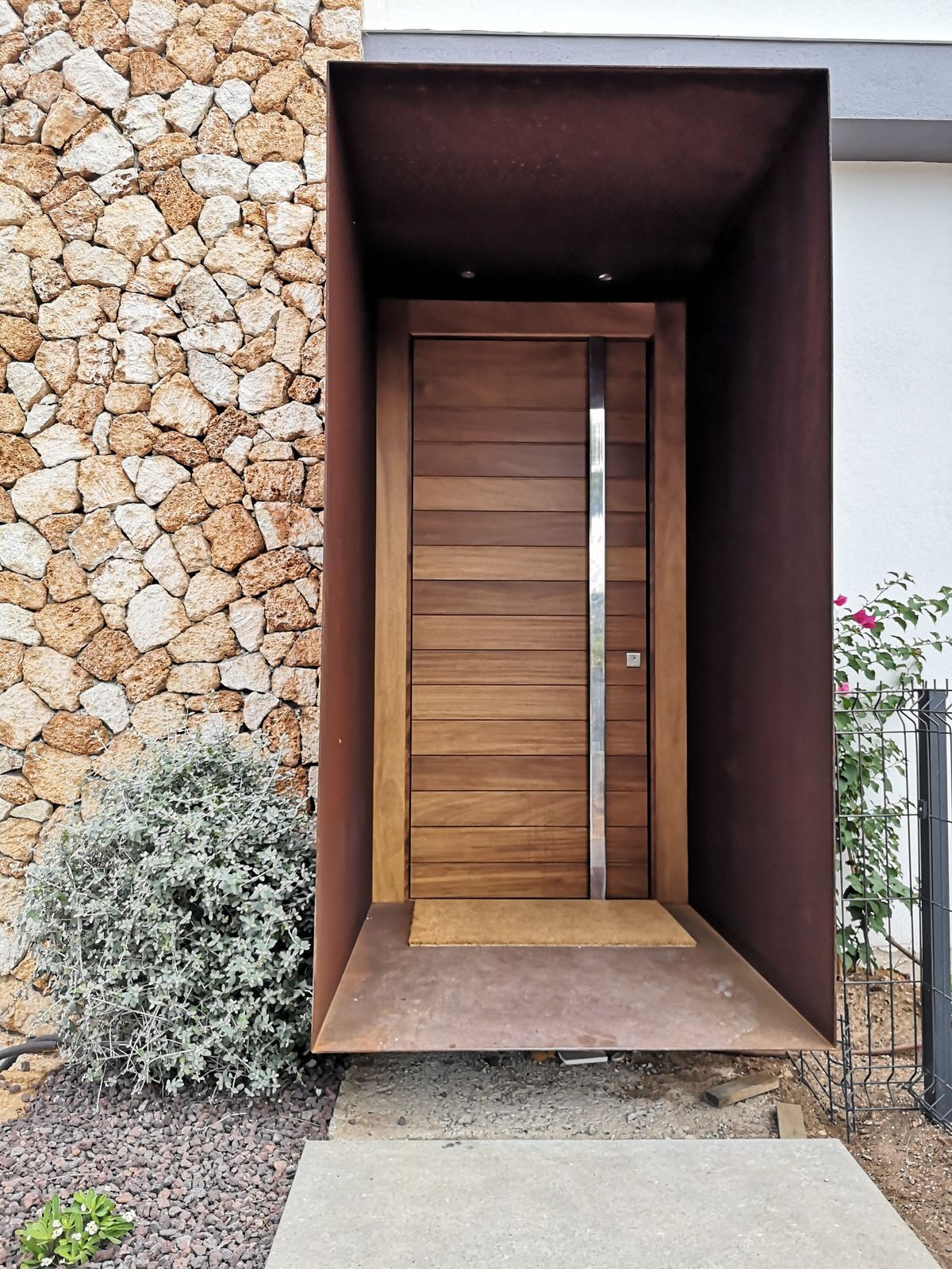 Portal Moderno en Acero Corten Oxidado en Son Parc - imagen 3
