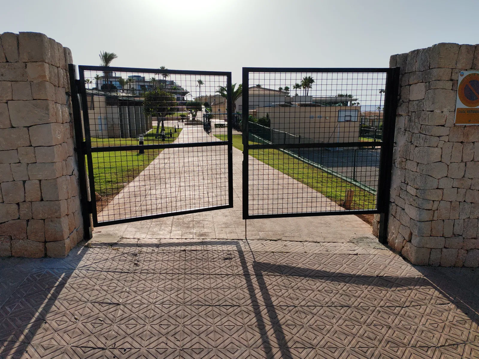 Puerta de mantenimiento Hotel Insotel Punta prima - imagen 2